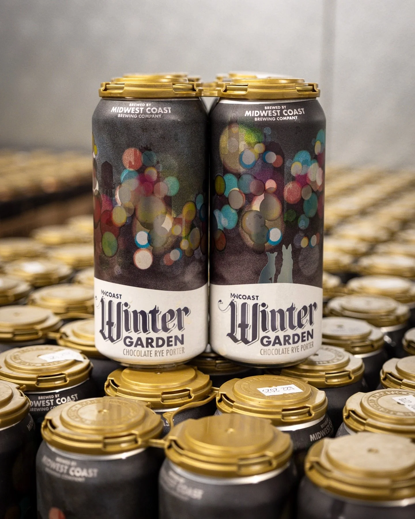 Winter Garden Chocolate Rye Porter is back in cans for the first time since 2022!
🐕 Now featuring an additional brewery pup, guess who!