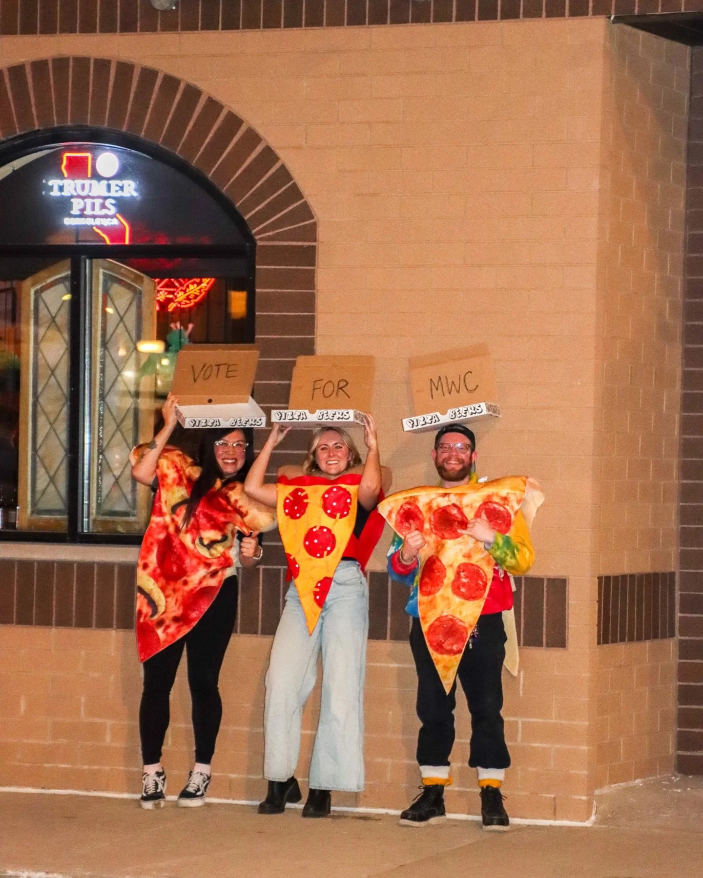 Can confirm City of Dis Imperial Red Ale pairs perfectly with a Pizza Battle with great friends!
@thebeertemple @offcolorbrewing
