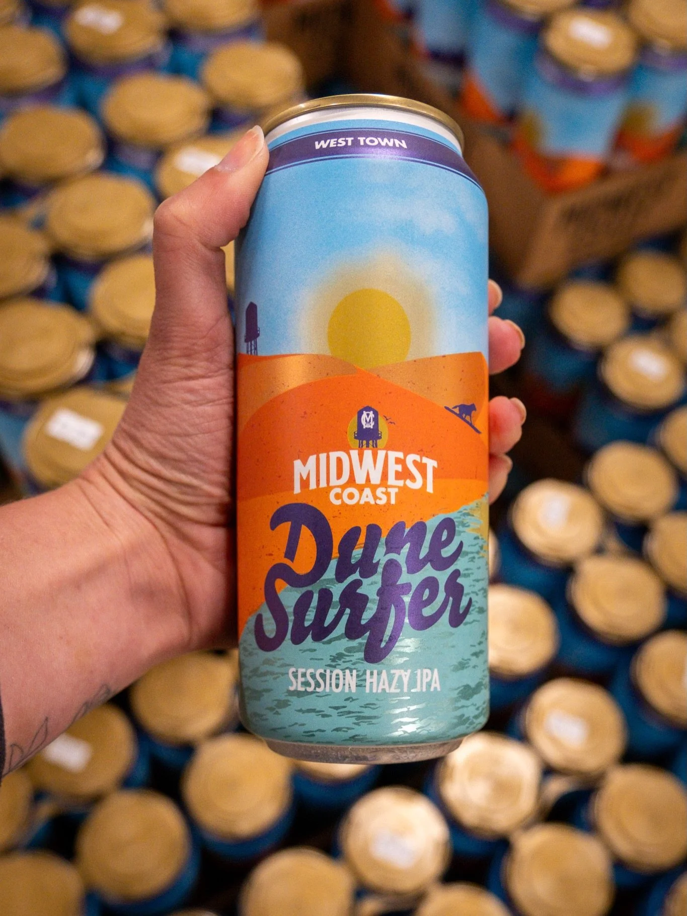 Dune Surfer Session Hazy IPA is back. Just in time to manifest some warmer weather (we&rsquo;re right there with you)!

Plus, @fivesquaredpizza is back to three days a week! Thursdays, Friday, and Saturdays. 

Catch you later. 🤟
