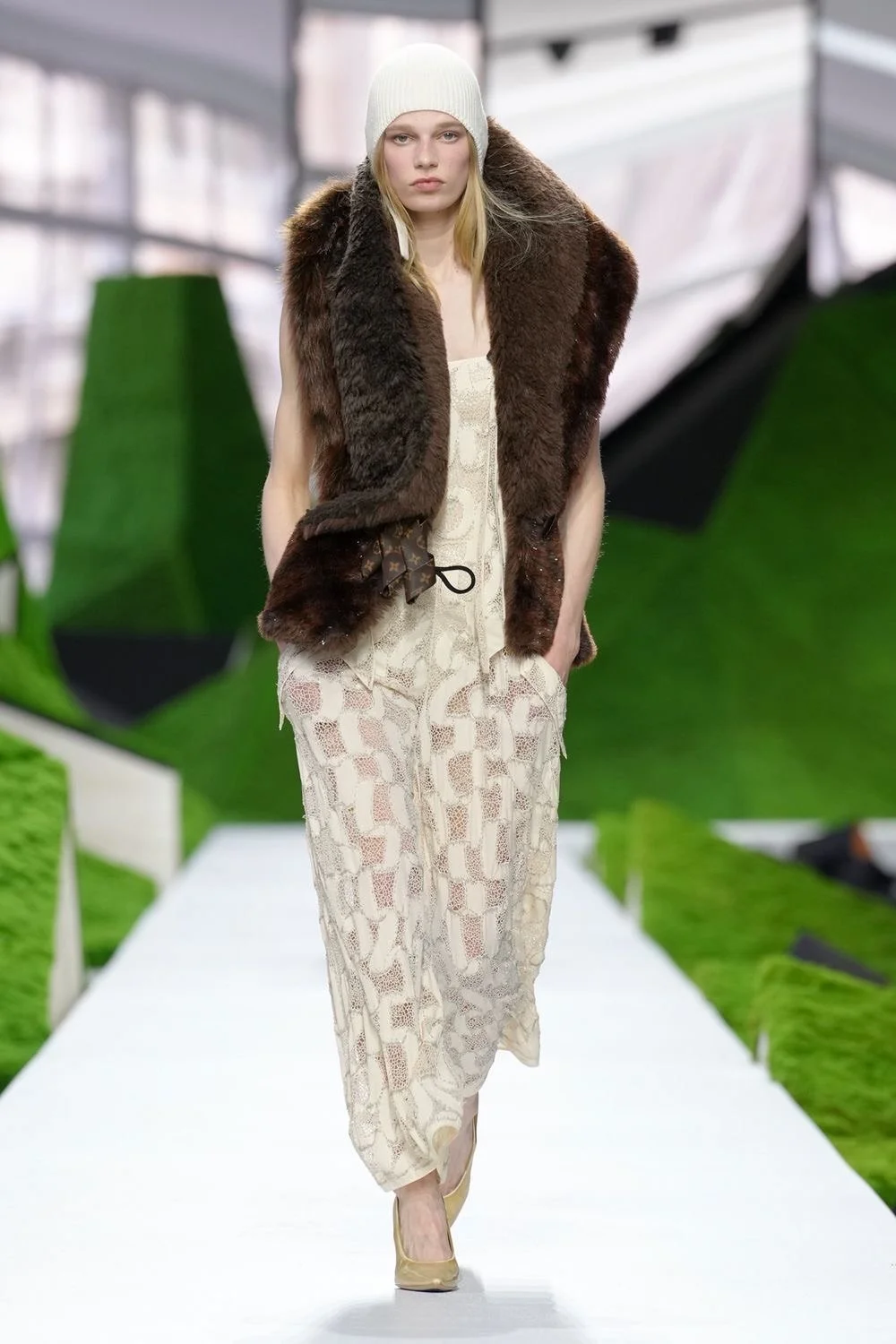 30. SAAR - LOUIS VITTON.JPG