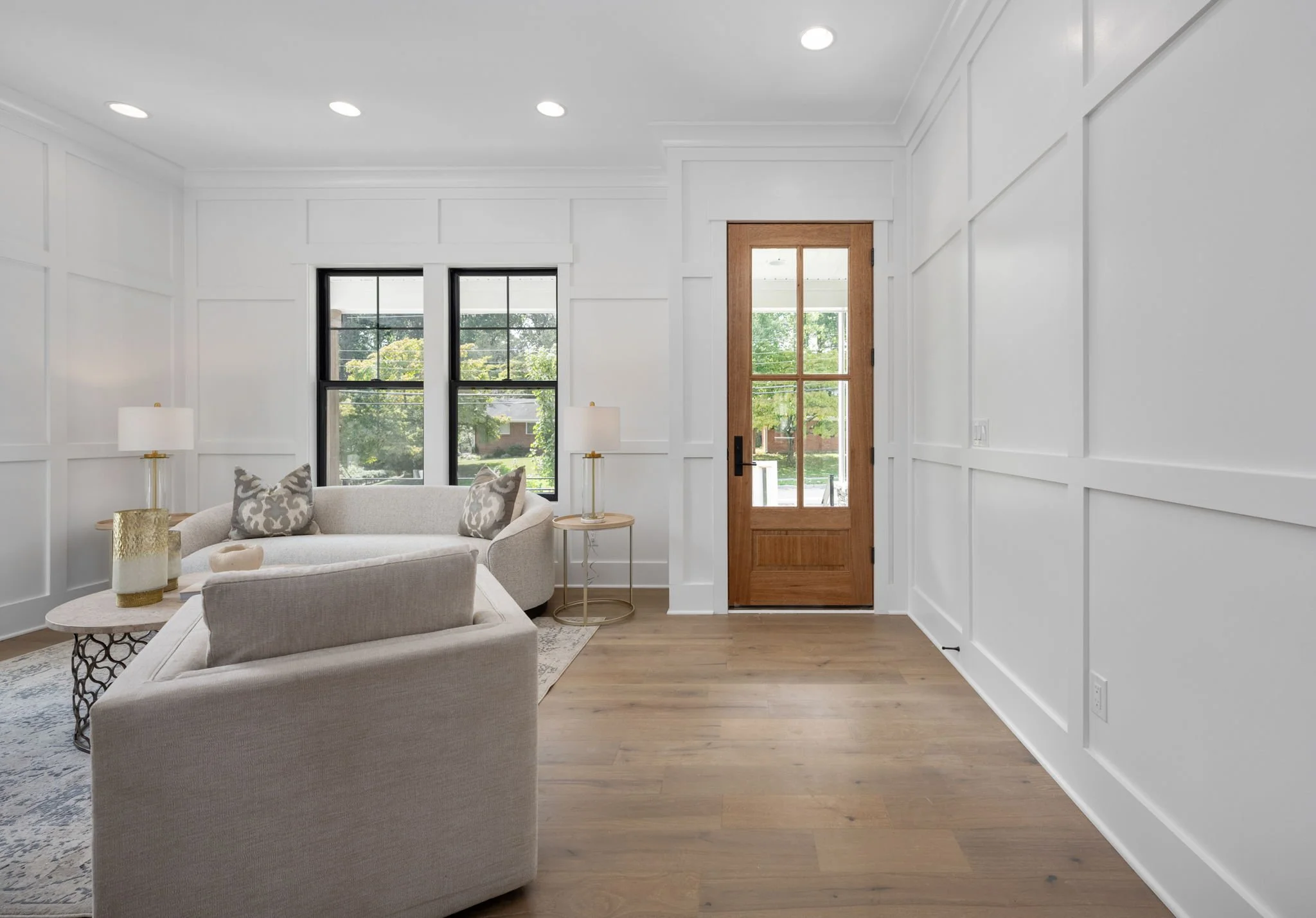 17-web-or-mls-1210 Cottage St SW Interior-3.jpg