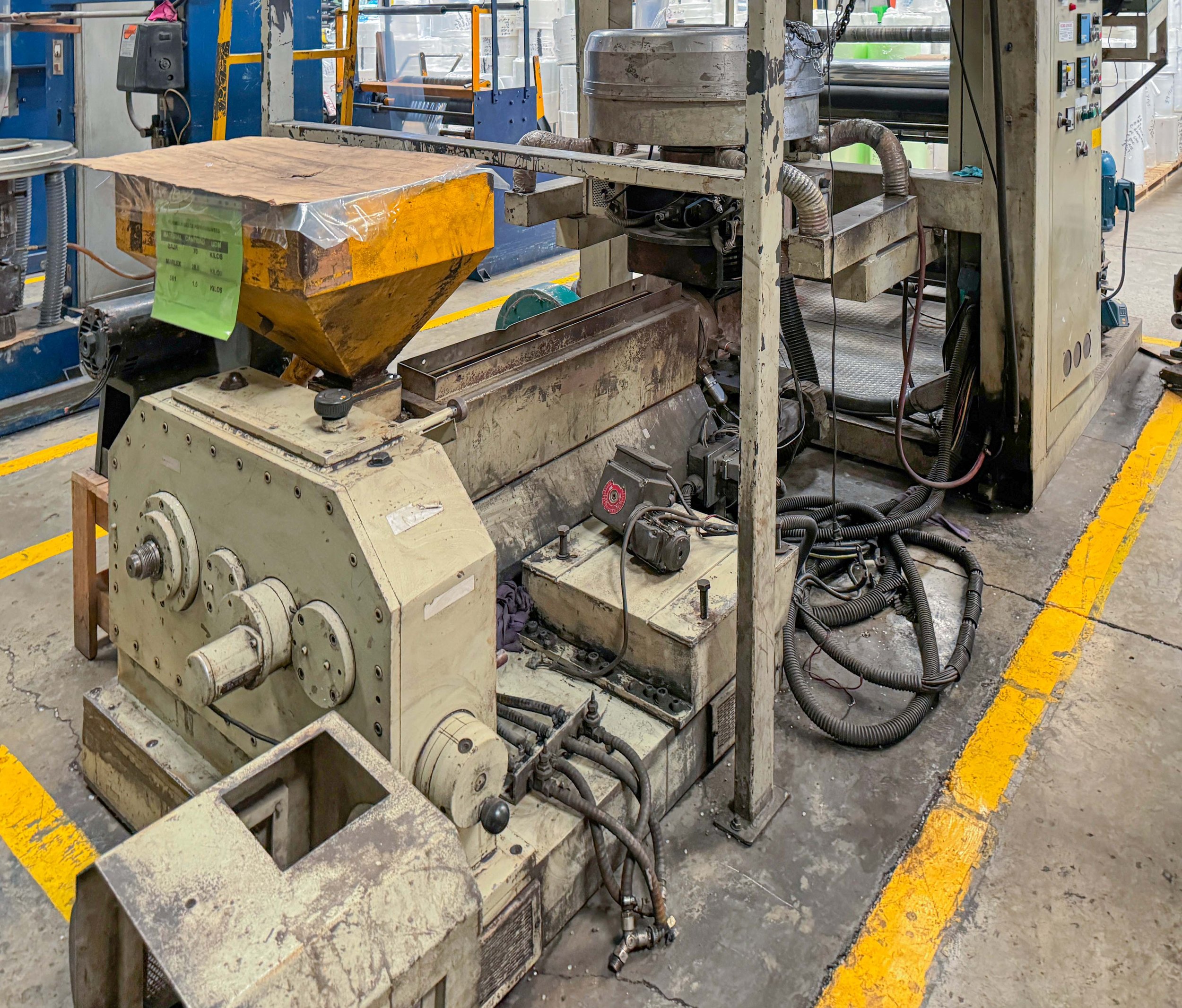 mantenimiento rehabilitacion de maquina extrusora de plastico