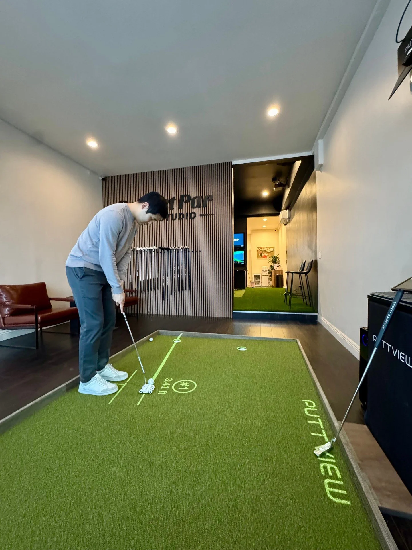 Elevate your golf game in luxury at Perfect Par Golf Studio. Experience cutting-edge technology and unwind in our exclusive member lounge. Redefine your swing, whether training or networking in style. Private access awaits in Koreatown. 

#PerfectPar