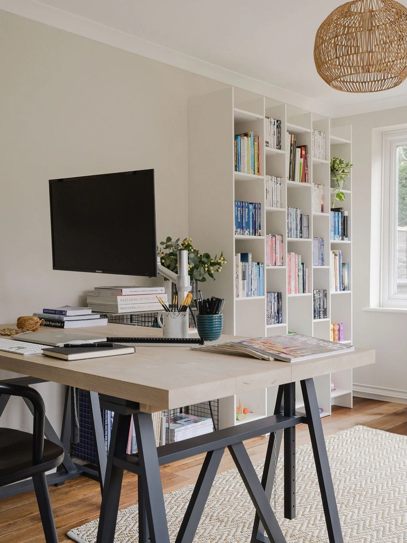 Most homes need spaces that can do more than one job.

This room combines a practical workspace with extensive storage, creating a space that supports both day-to-day work and family life.

When designing multi-functional rooms, I focus on ensuring e