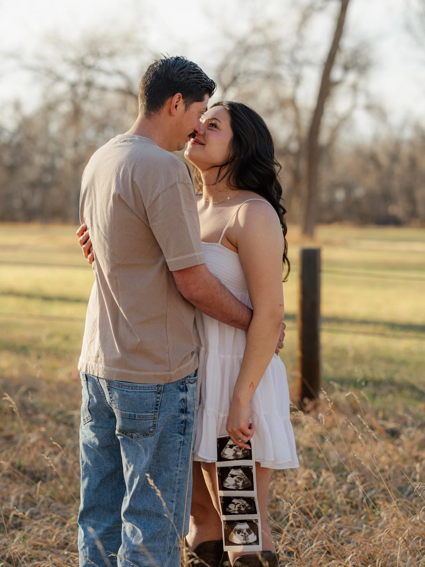 Another dreamy maternity session with Natasha and her family! Loved being able to capture another milestone in their journey ✨🫶🏼

#coloradophotographers #familyphotographer #maternitysessions