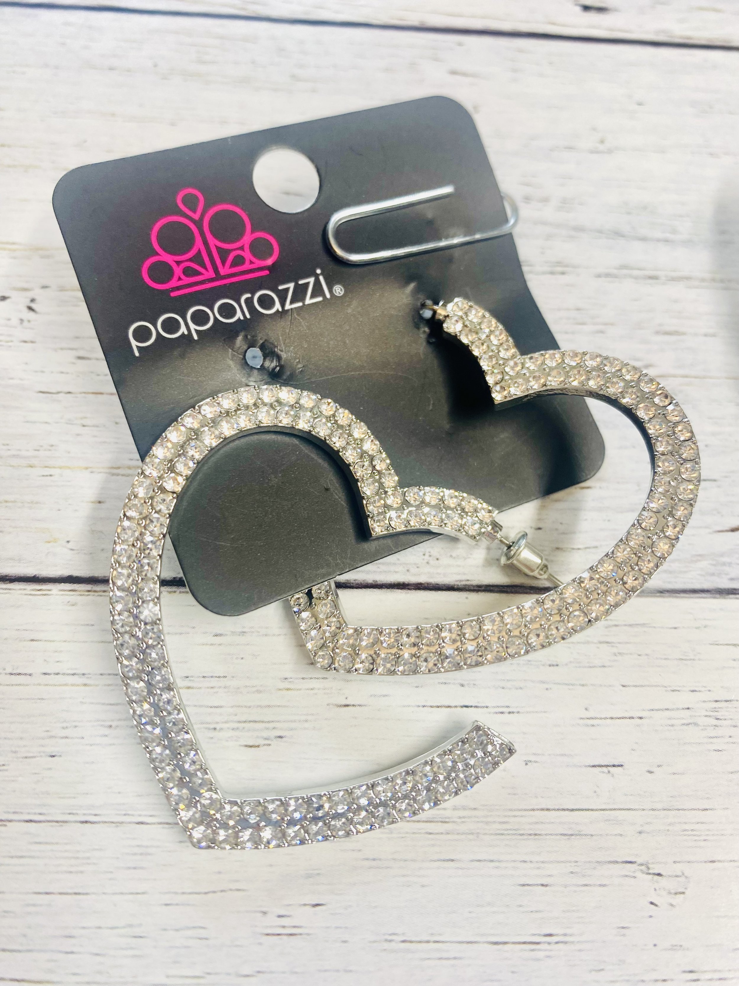 AMORE to love - White Heart Hoop Earrings