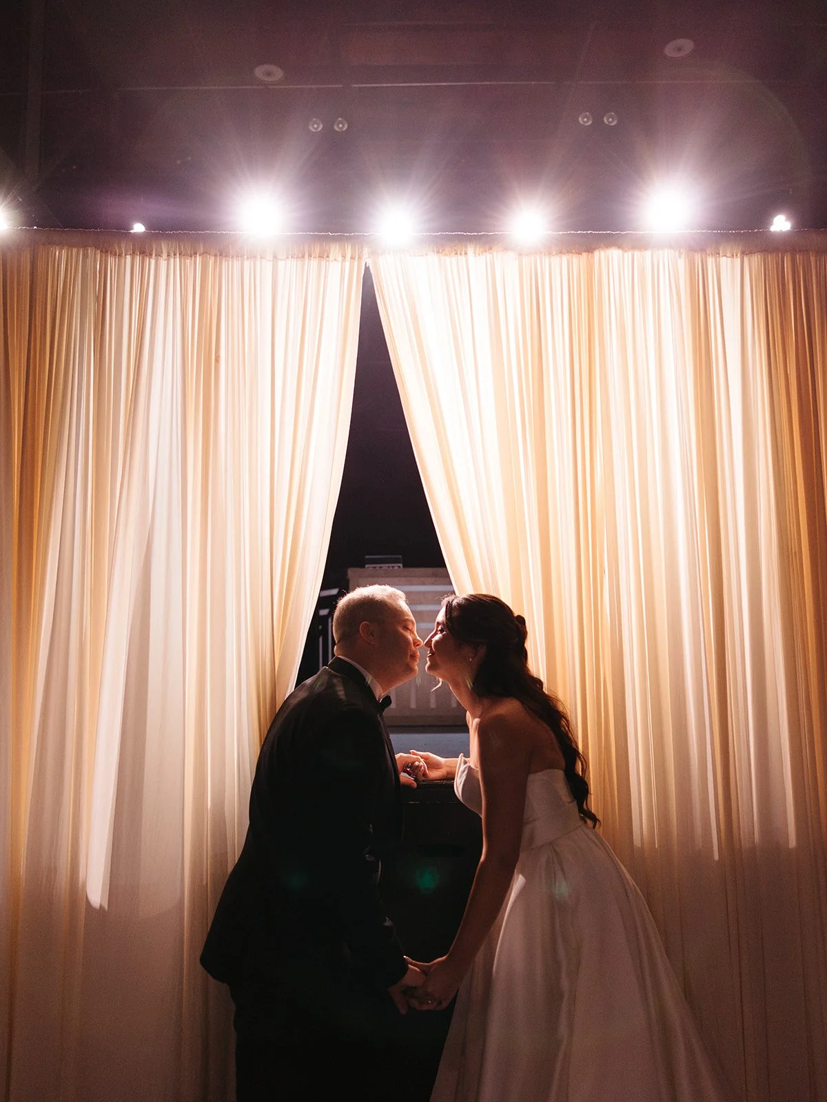 kelsey-chris-marathon-music-works-wedding-previews-nicole-kiser-imagery-44_websize.jpg