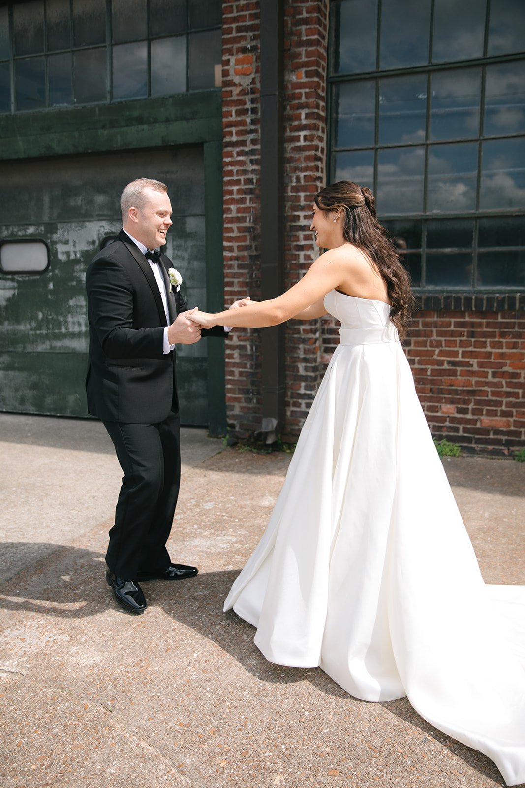 kelsey-chris-marathon-music-works-wedding-previews-nicole-kiser-imagery-37_websize.jpg