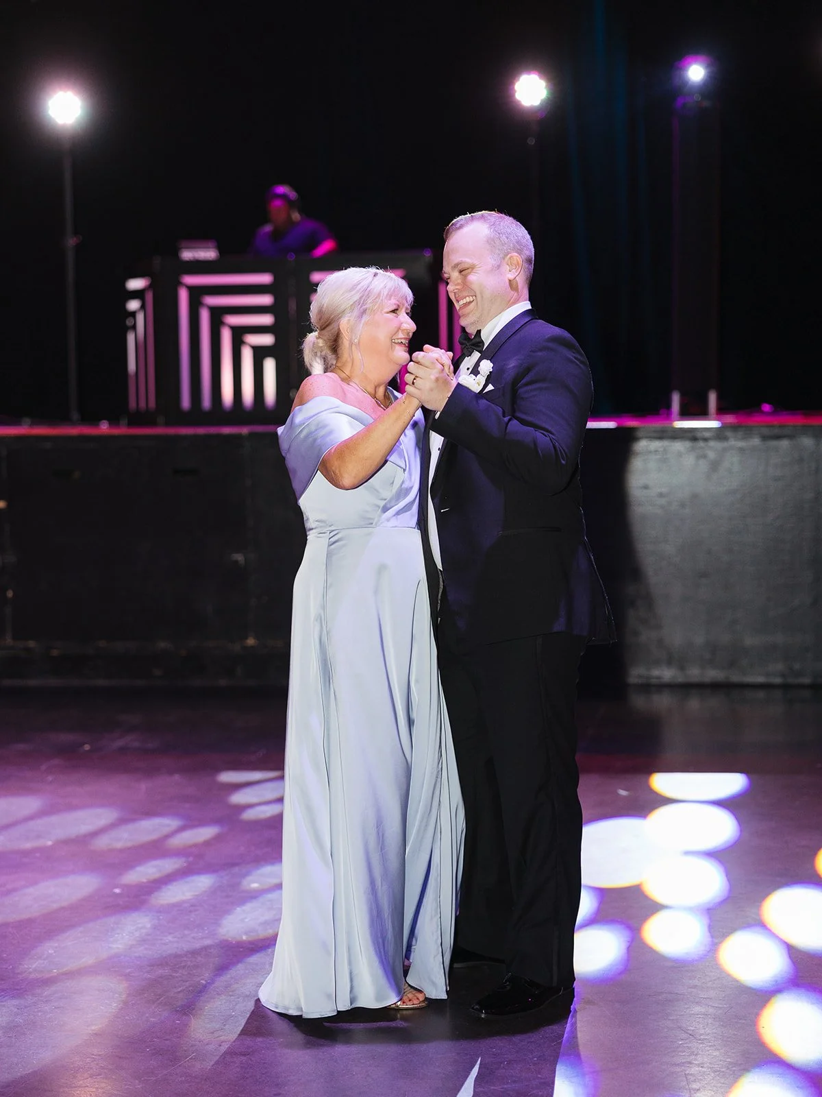 kelsey-chris-marathon-music-works-wedding-previews-nicole-kiser-imagery-96_websize.jpg