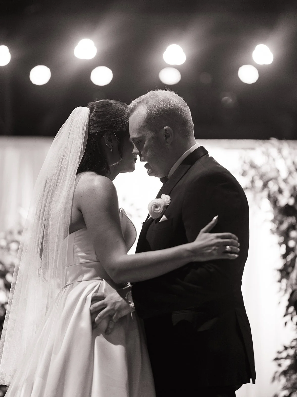 kelsey-chris-marathon-music-works-wedding-previews-nicole-kiser-imagery-60_websize.jpg