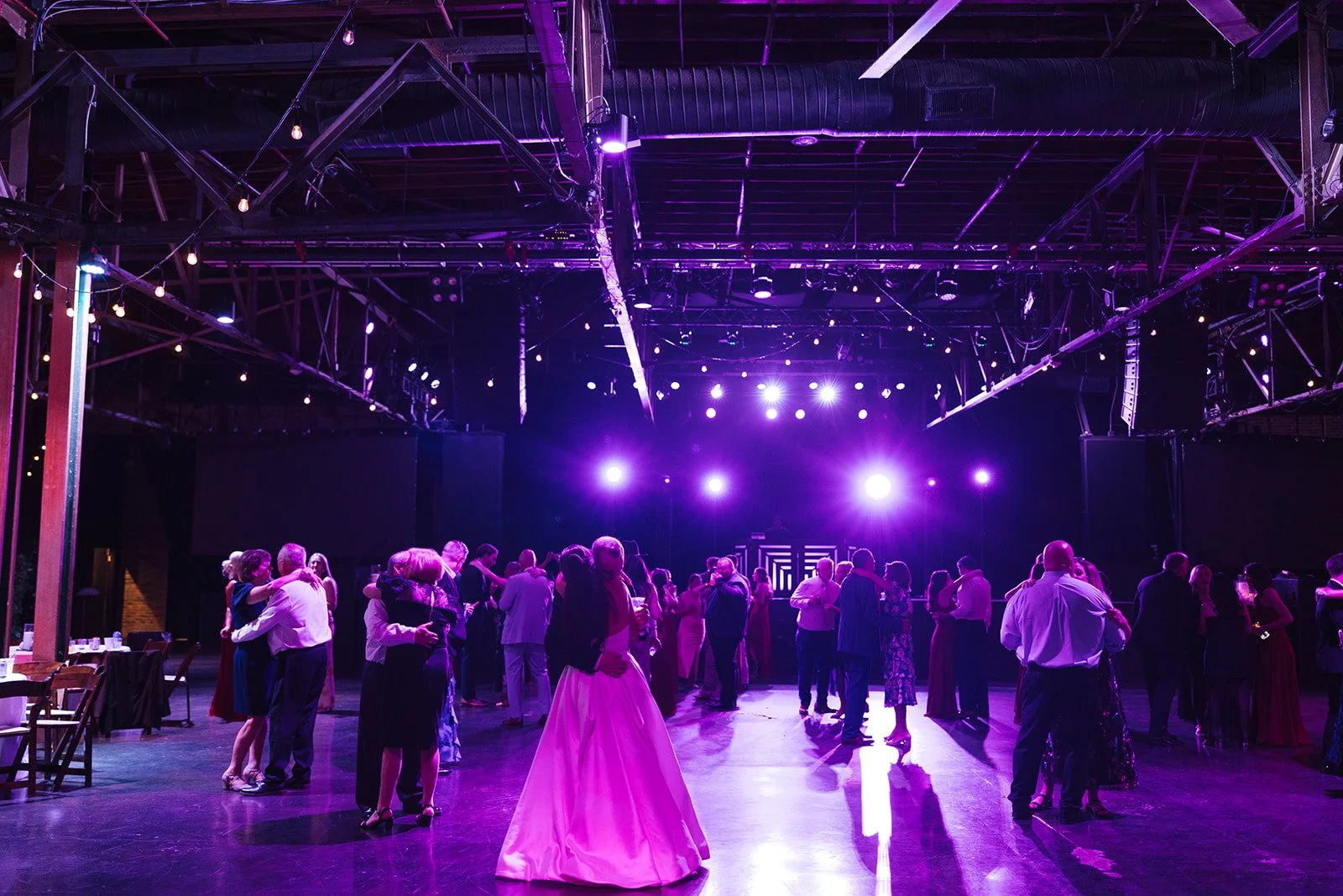 kelsey-chris-marathon-music-works-wedding-previews-nicole-kiser-imagery-115_websize.jpg
