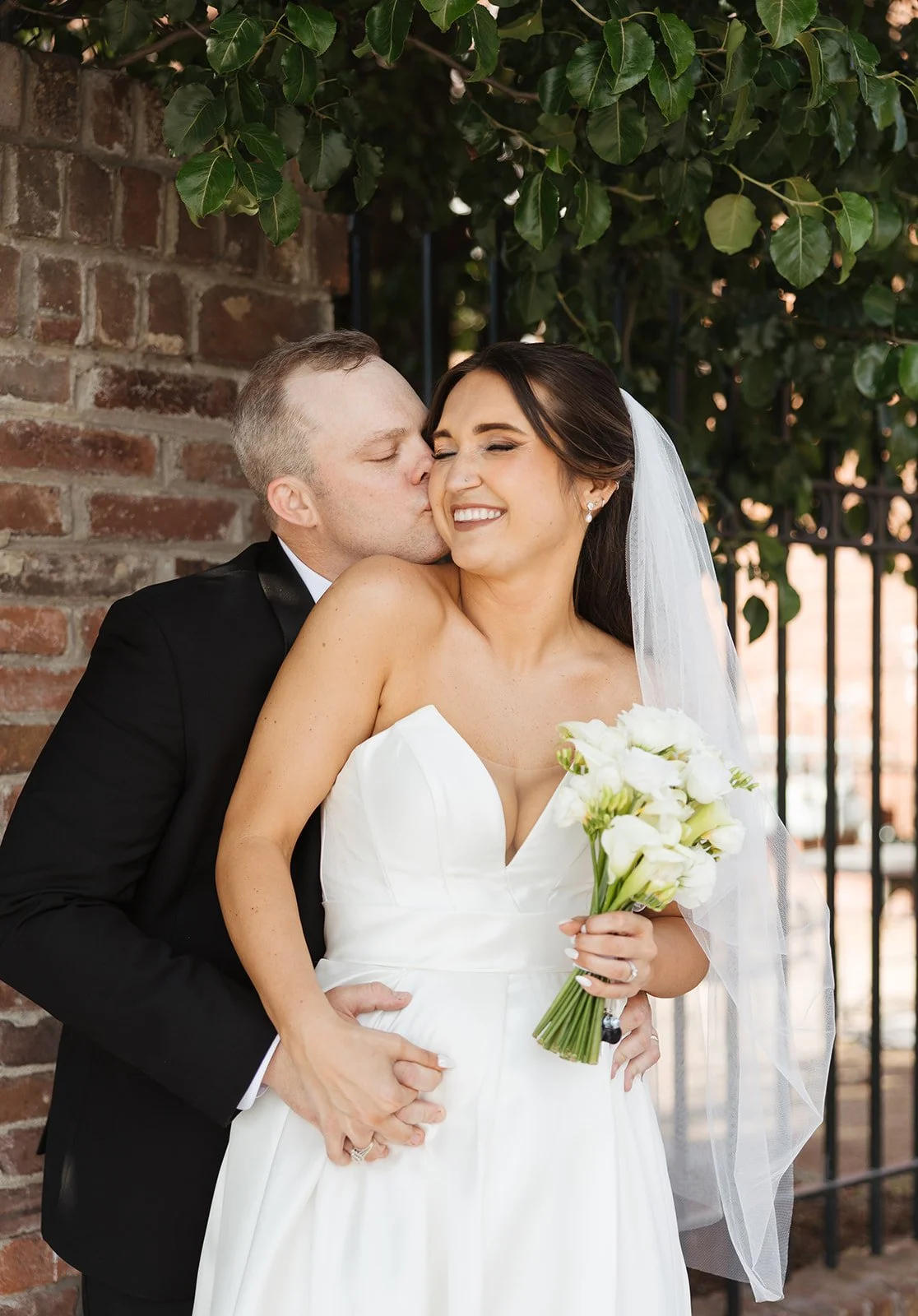 kelsey-chris-marathon-music-works-wedding-previews-nicole-kiser-imagery-76_websize.jpg