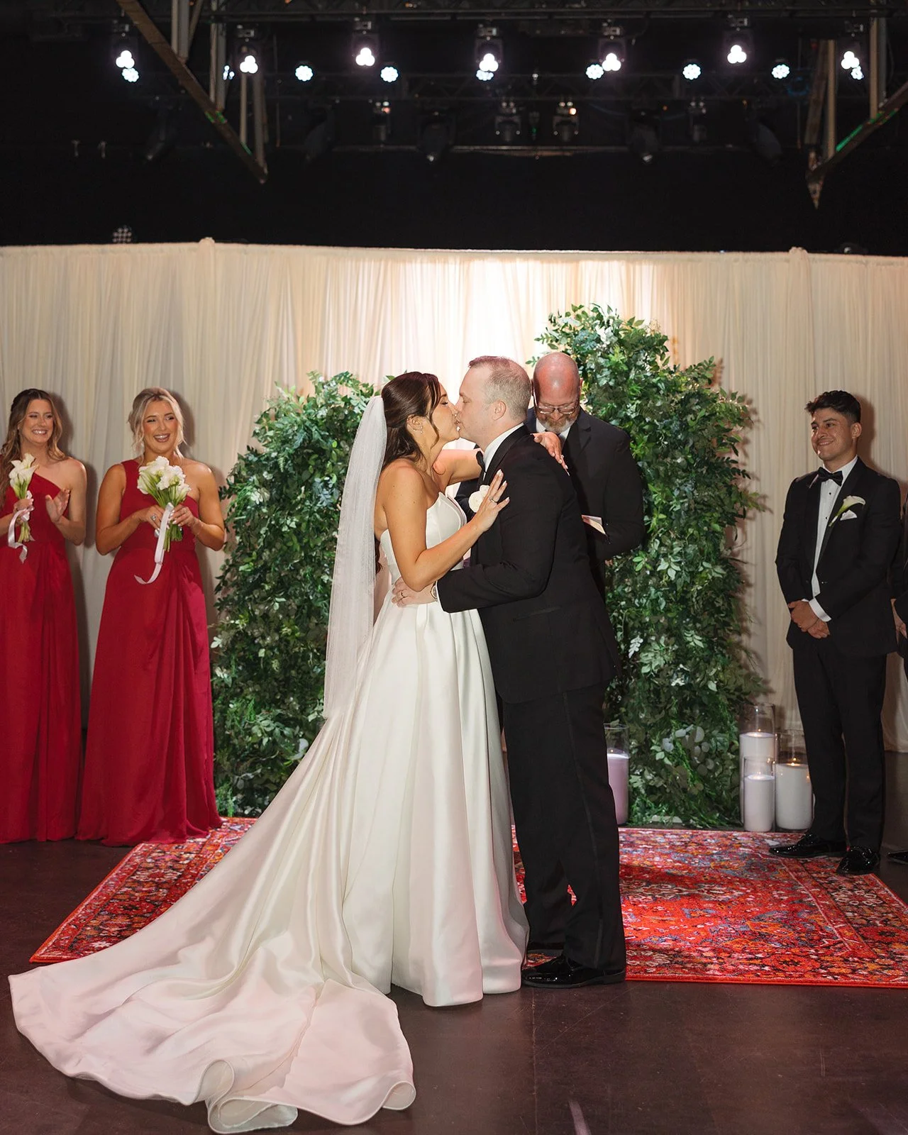 kelsey-chris-marathon-music-works-wedding-previews-nicole-kiser-imagery-63_websize.jpg