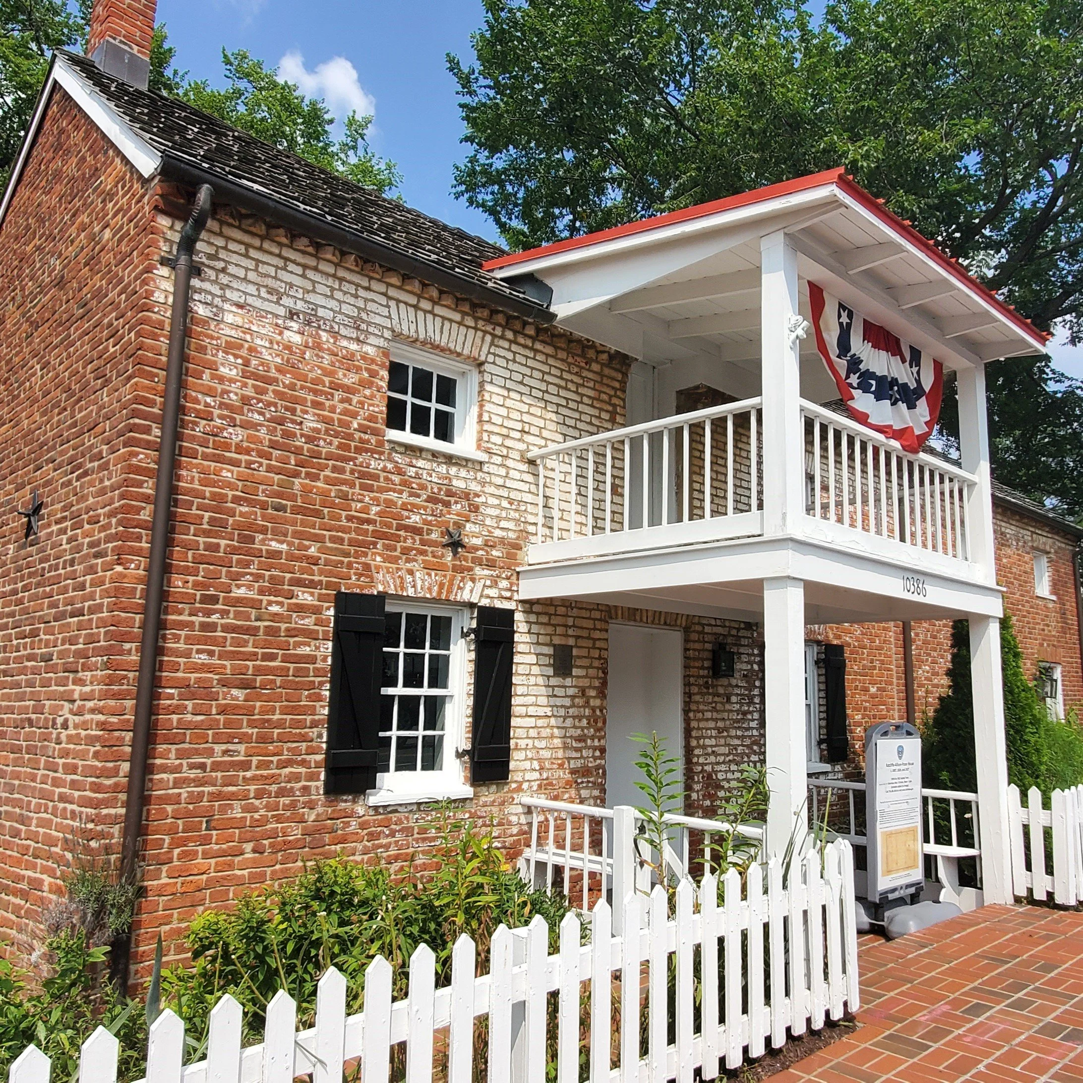 Tours Through Christmas Past
