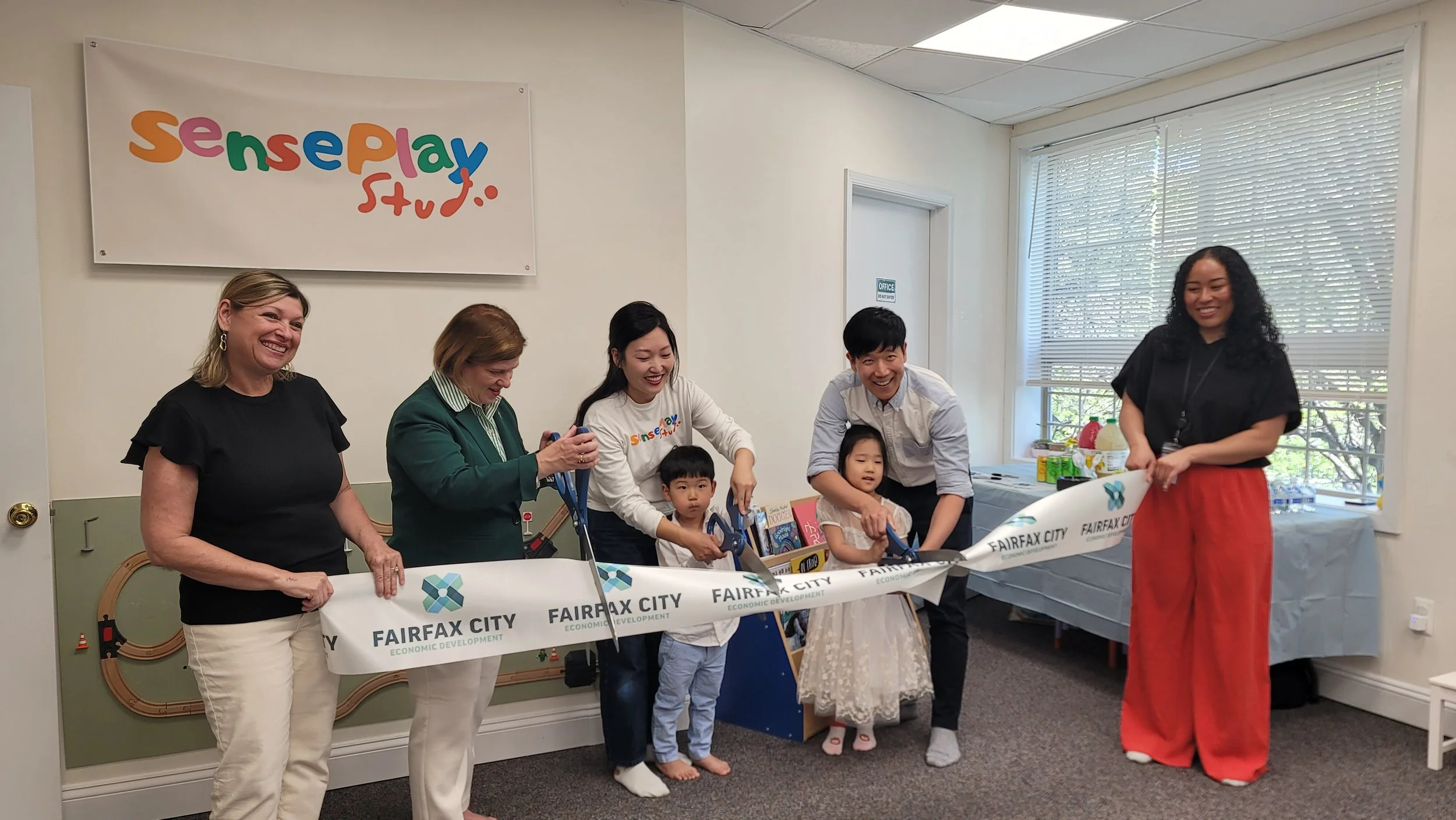 SensePlay Studio Celebrates Ribbon Cutting in Fairfax