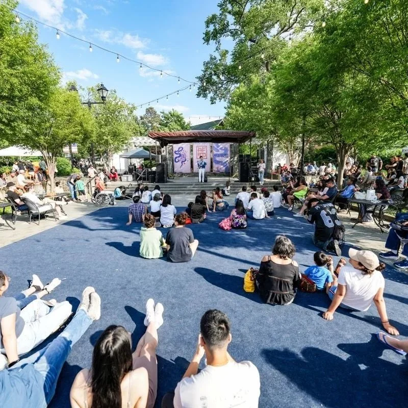 The best family days are the ones that don't require a lot of planning. ☀️

In Old Town Fairfax, you can spend the day exploring kid-friendly attractions, enjoying local treats, cooling off outdoors, and making memories together&mdash;all in a walkab