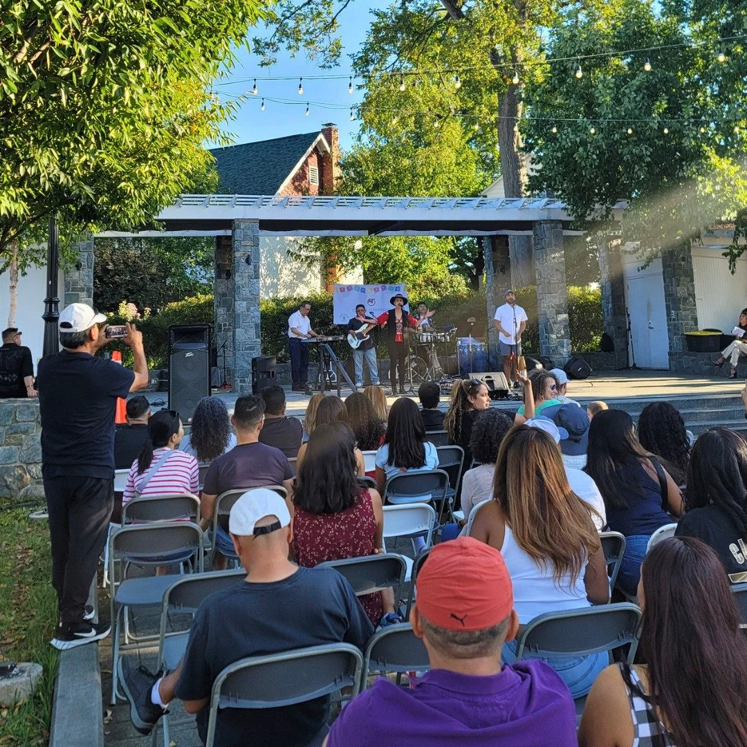 Save the date! Fiesta Fairfax returns to Old Town Square on Saturday, October 3!

Celebrate Latino culture in the heart of Fairfax City with an afternoon of live music, dance, food, art, vendors, and community during Hispanic Heritage Month.

📅 Satu