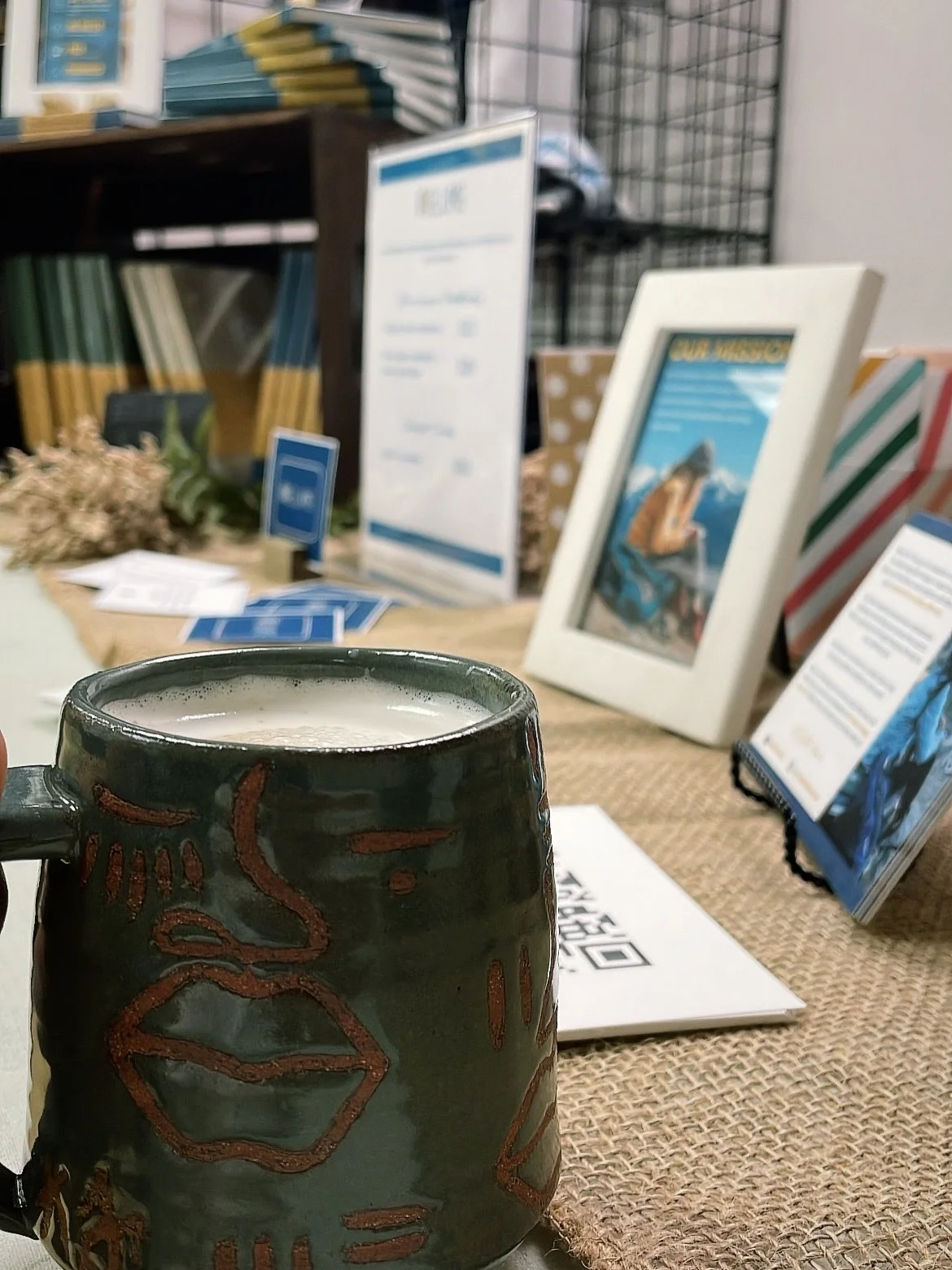 Thank you for a great weekend @giftsthatgivehopelancaster ! Incredible reminder how many social enterprises and businesses for good exist in Lancaster County 🫶🏽 grateful to be apart of this community.

@keishafinnie broke my mug shortly after snapp