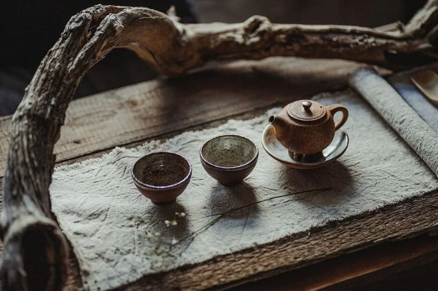 How to create a calming herbal blend ceremony at home