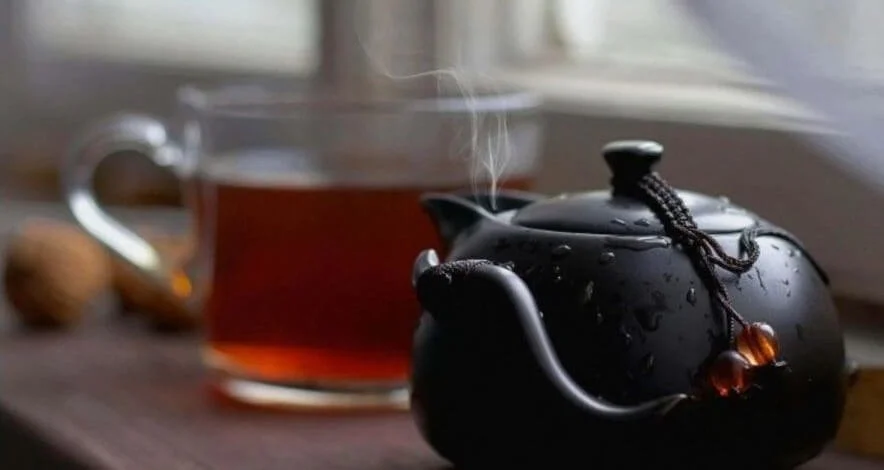 The Complete Guide to Brewing Herbal Teas: From Hot Cups to Perfect Iced Tea