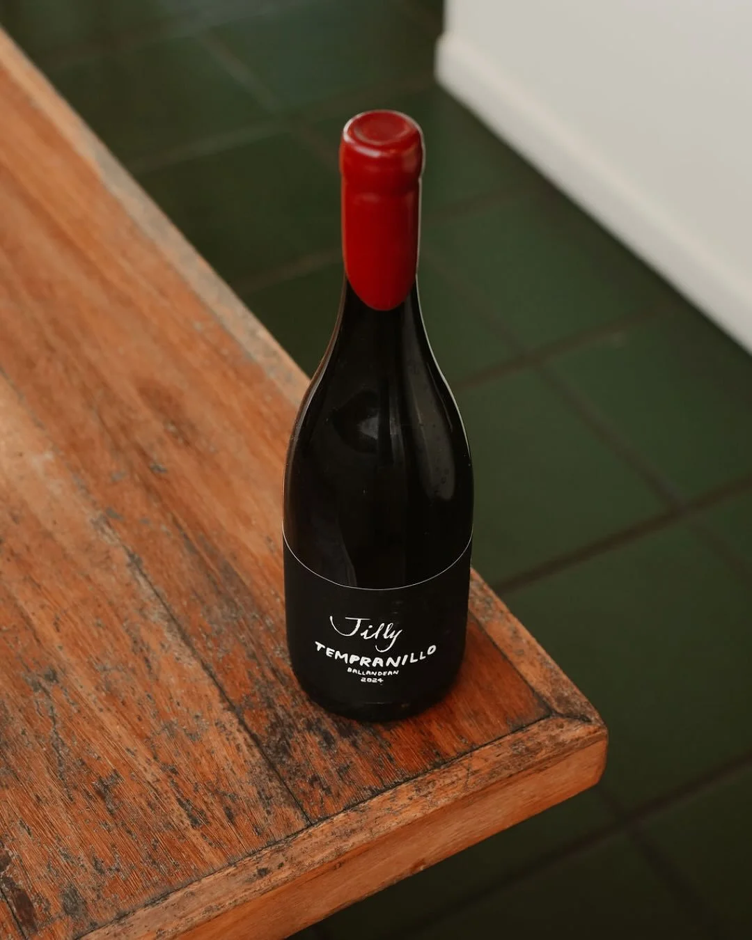 Jilly Tempranillo remains a favourite on our list ~ bright red fruit, gentle spice and soft tannins. Easy to pair, easy to enjoy, best with a view of the sea.
