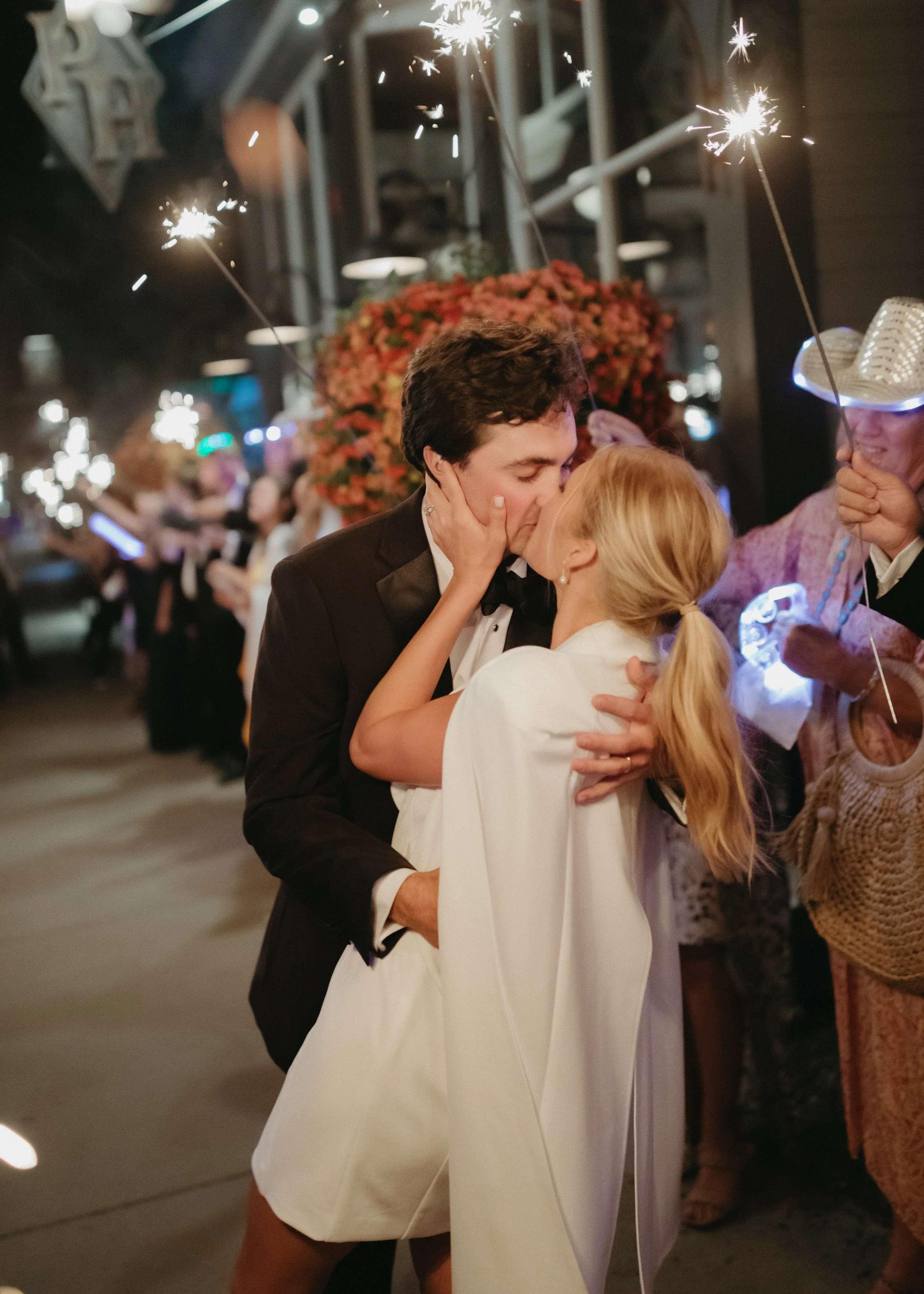 LoganColePhotographyweddings-5342 copy.jpg