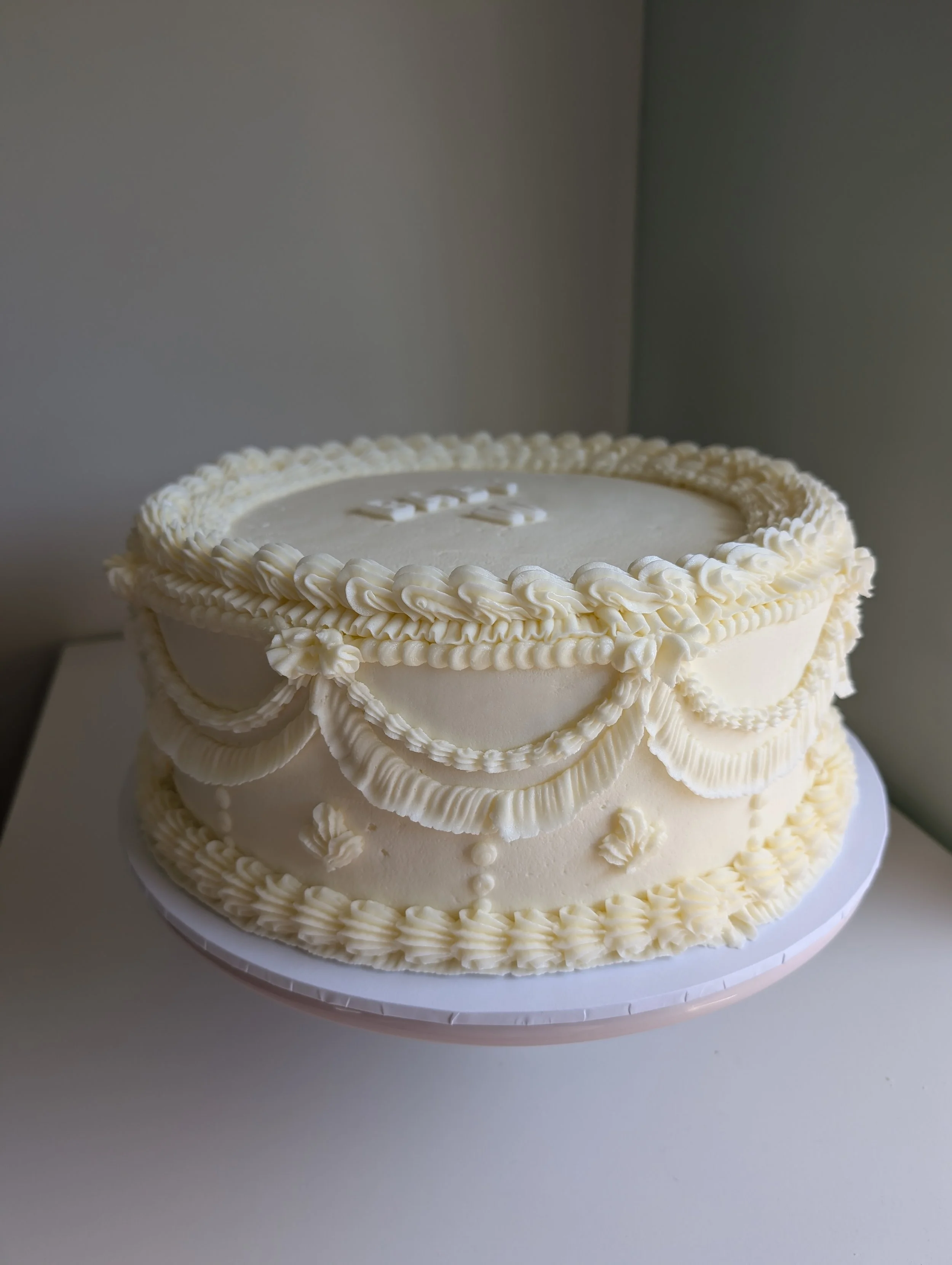 Vintage Style Cake