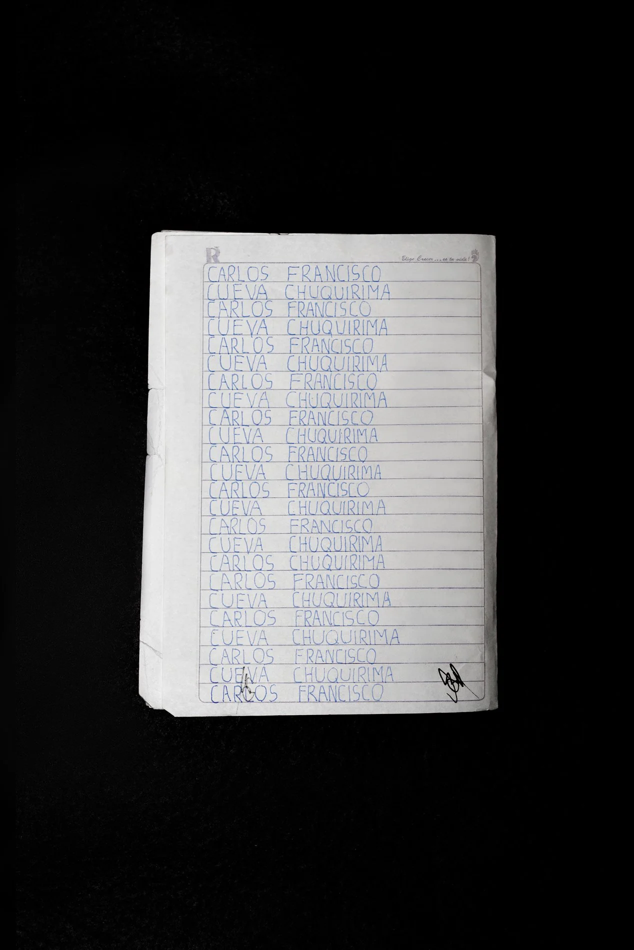 El resultado de la terapia ocupacional, Carlos pudo escribir su nombre como lo hacia antes de su enfermedad