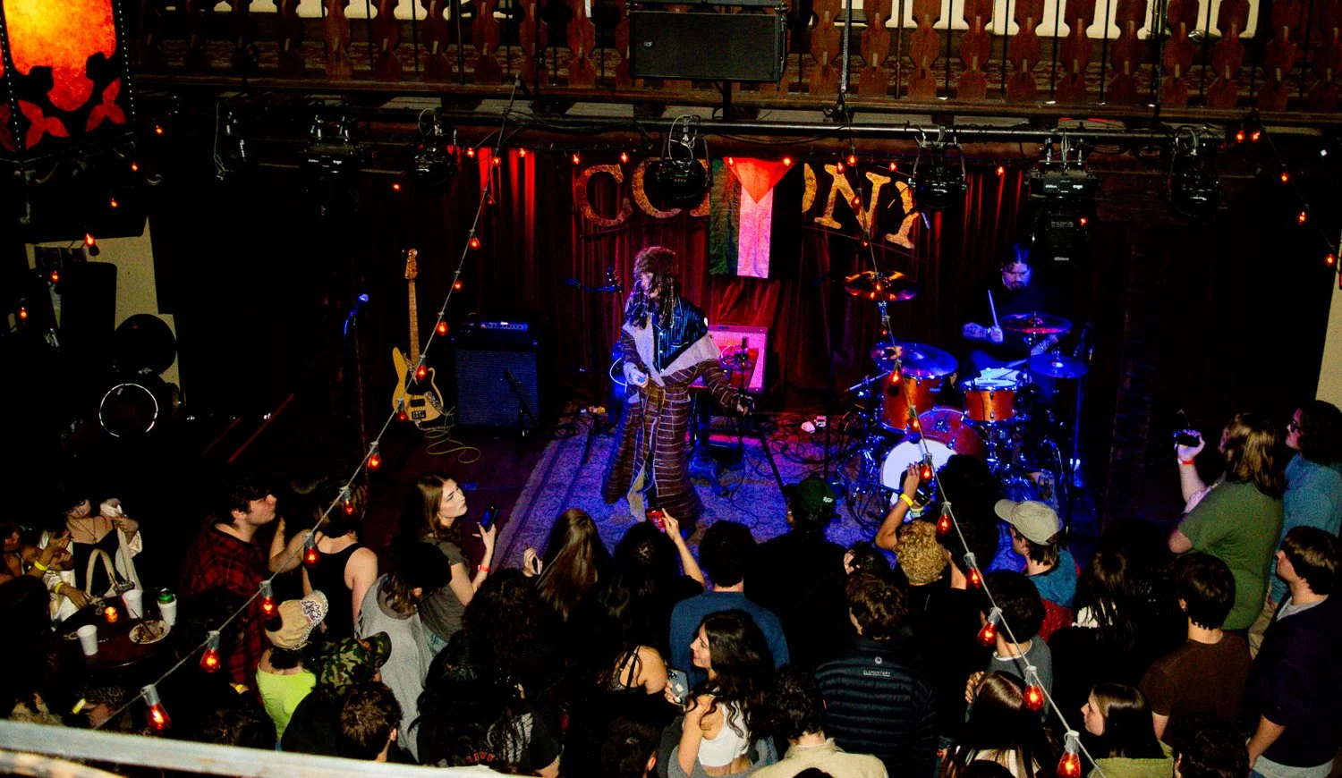 GALLERY/REVIEW: EVANORA:UNLIMITED, ELIAS RONNENFELT, JOHN FM AND VOYEUR AT COLONY WOODSTOCK