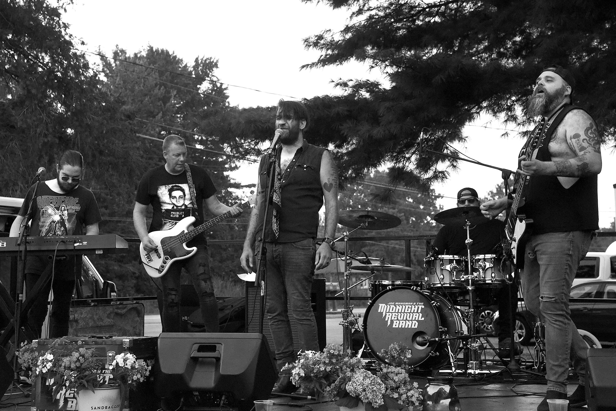 20250814_02_Joe Mansman and the Midnight Revival Band at Nanola_Leif Zurmuhlen.JPG