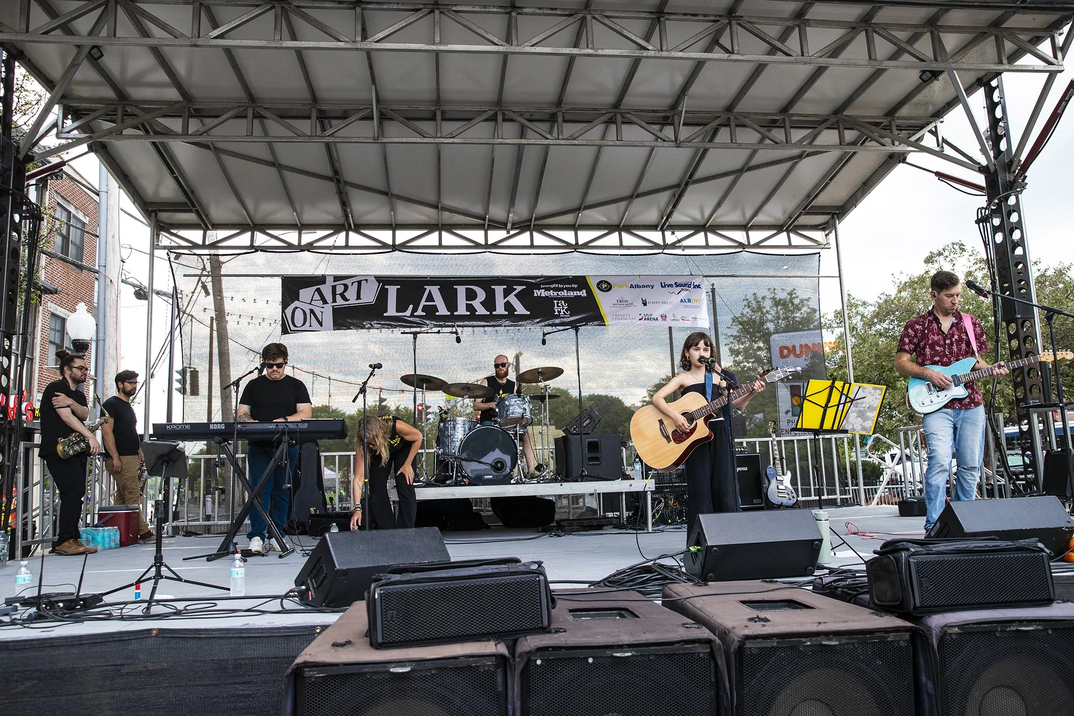 GALLERY: The Triumphant Return of Art on Lark