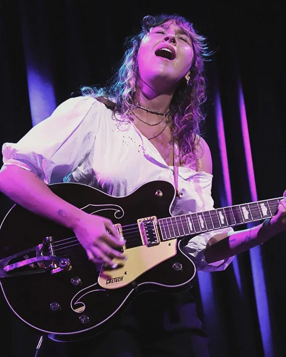 REVIEW: Al Olender delivers a dazzling performance in the home stretch of her biggest tour to date