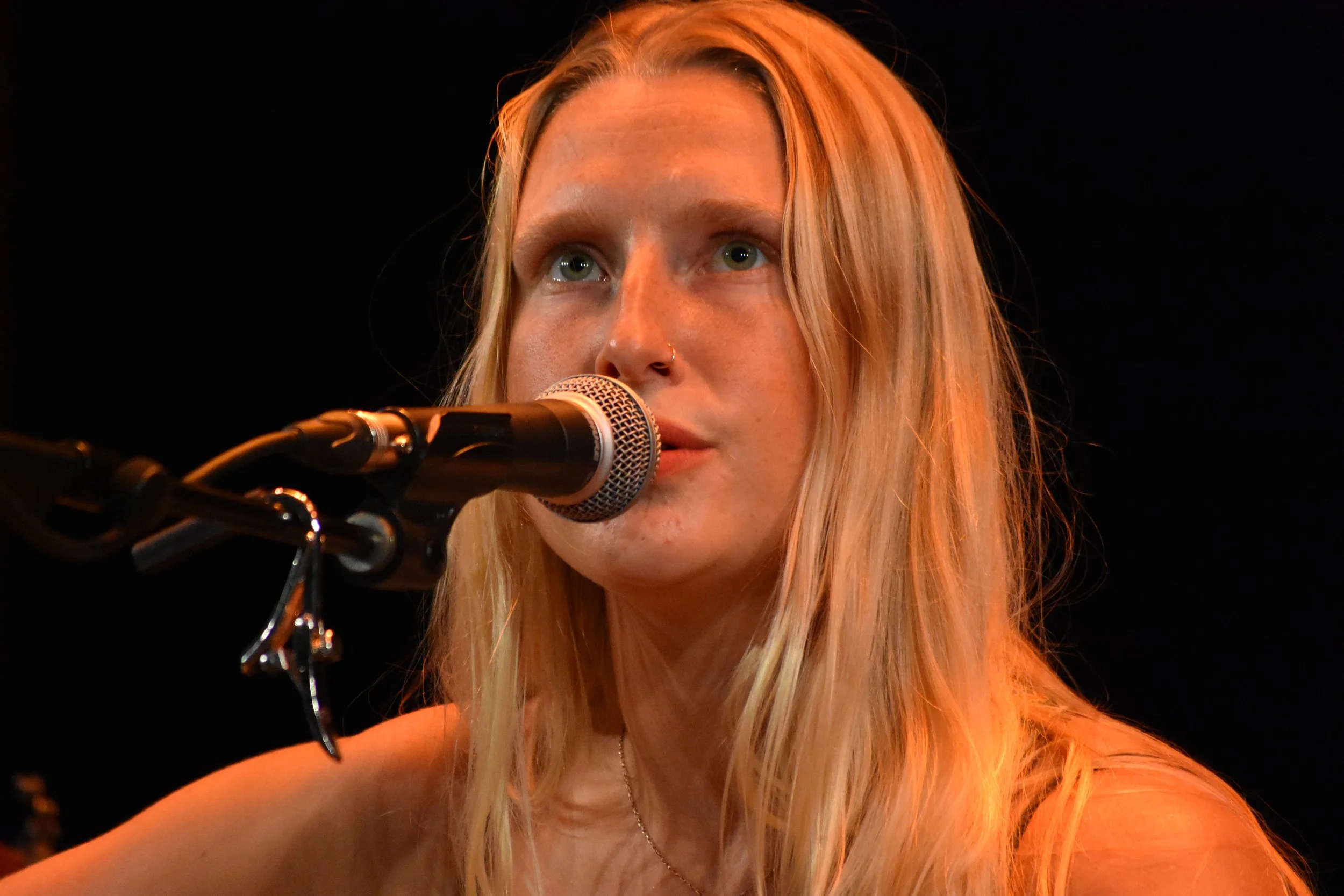 REVIEW: Billie Marten Provides a Musical Swaddling on a Rainy Evening