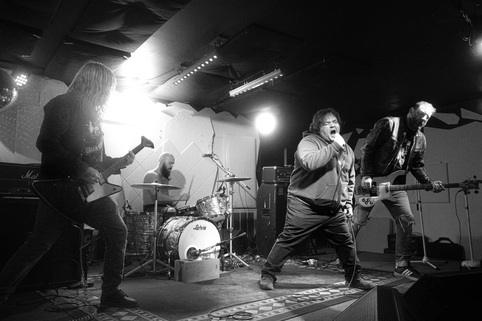 REVIEW: Cheap Heat, Jerry Rig and Flavour Tipped the Scales Against an Early Night In