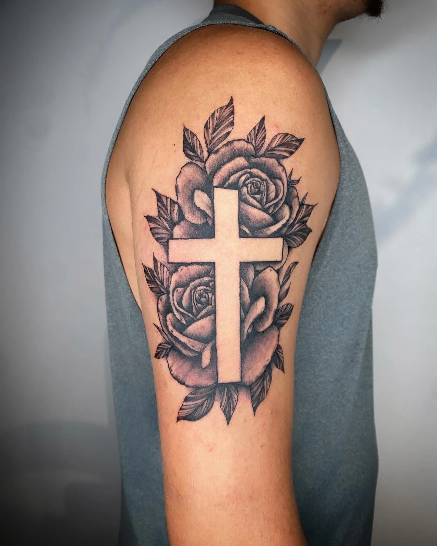 #crosstattoo #rosetattoo