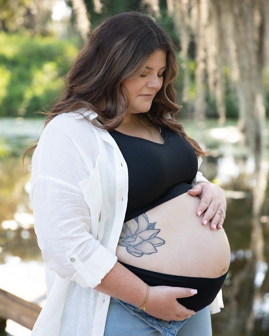 &quot;When is the best time for a maternity session?&quot;

We recommend waiting until 28 to 32 weeks of pregnancy because....

✨Visible Bump ...your bump is usually well-defined and prominent during this stage

✨Comfort ...you are early enough to mo
