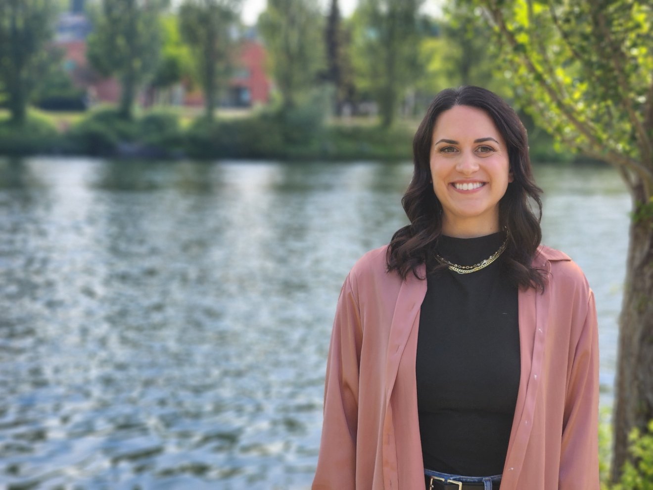 Seattle, Washington therapist providing individual therapy for adults with anxiety, depression, ADHD, relationship challenges, attachment issues, and identity exploration.
