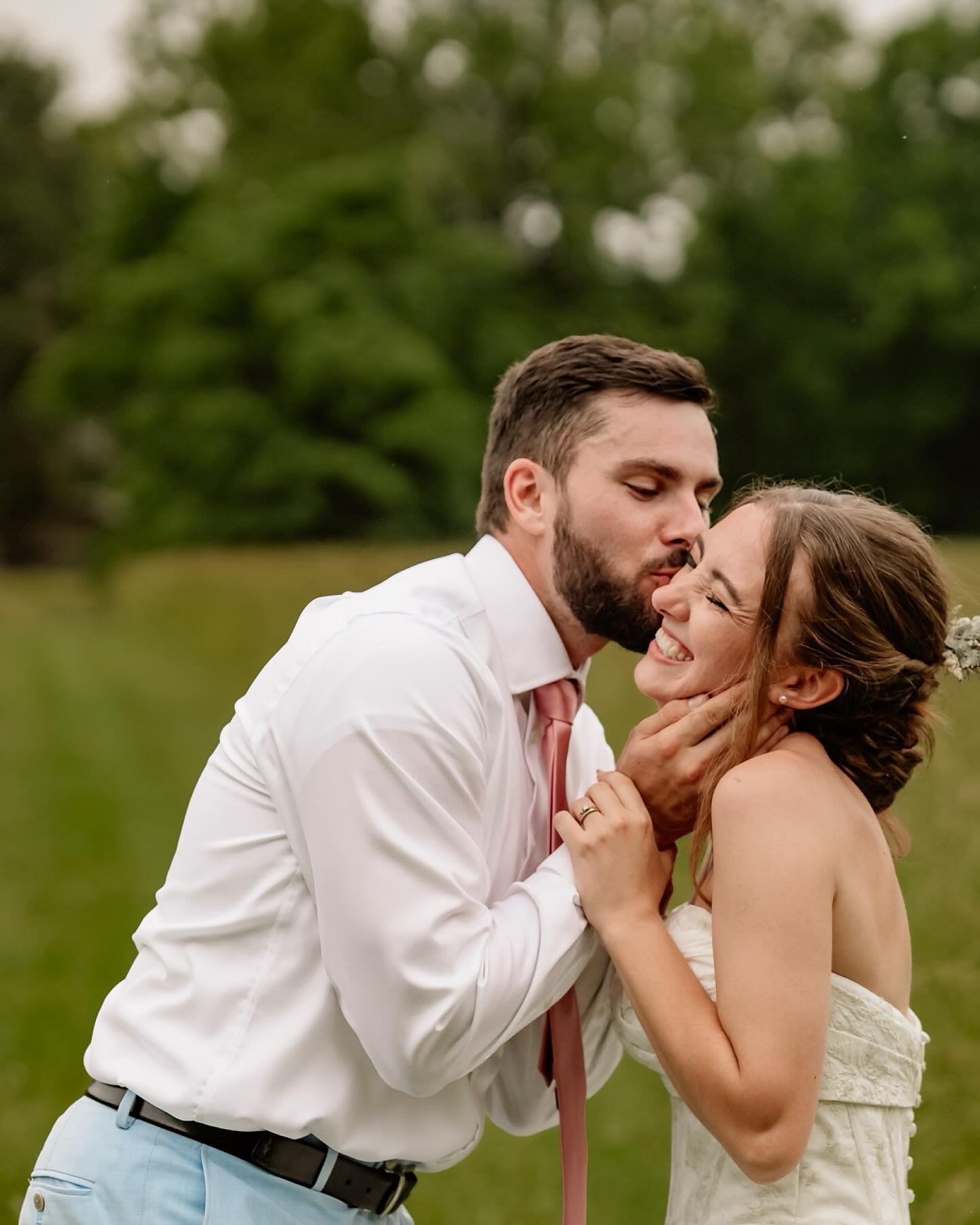 This has got to be one of our favorite weddings we&rsquo;ve done yet! Such a fun, laid back, and all around good day! 

Vendor Team!
-Wedding Planner/Coordinator: Hayley- @everlastingsounds 
- Hair &amp; Makeup Artist: Glow Salon
- DJ/Band: @dj_scott
