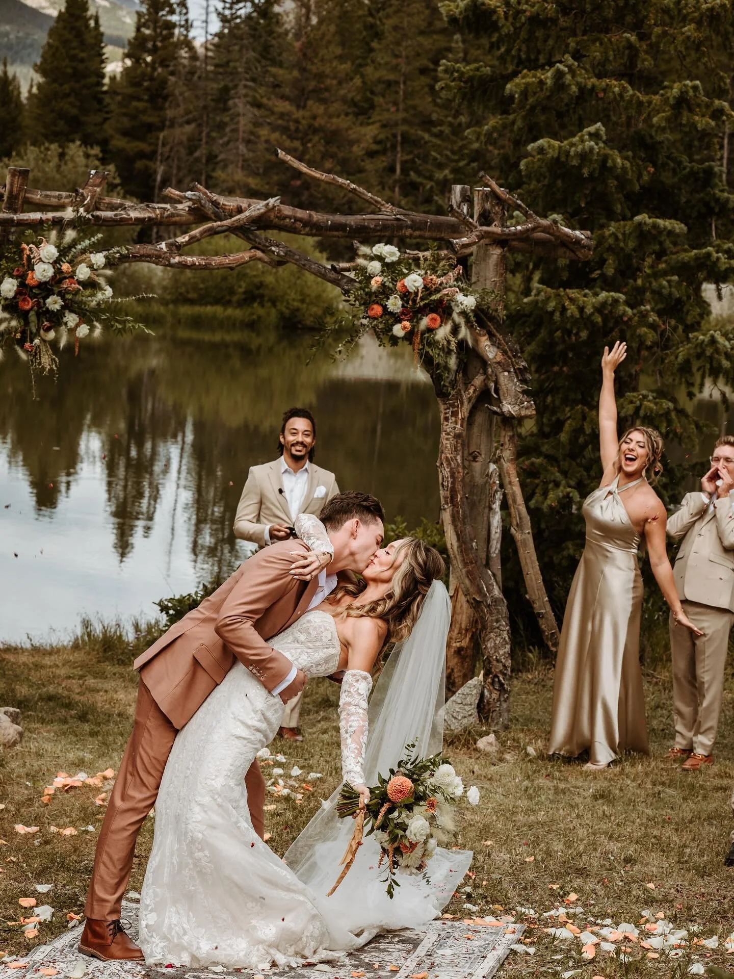 Jenna + Devin 
Sept 2023. We&rsquo;ll never stop posting about this Colorado micro wedding 🥹🤍💍

Planning &amp; Styling: @wildsocialmicroweddings 
Bar: @wanderingwagonbars 
Photography: @jmweddingsdayton 
Dj: @aislefinesse 

Location: Salida, Color