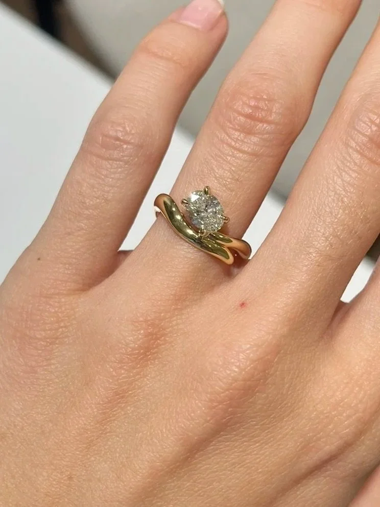 18K Yellow Gold and Oval Diamond