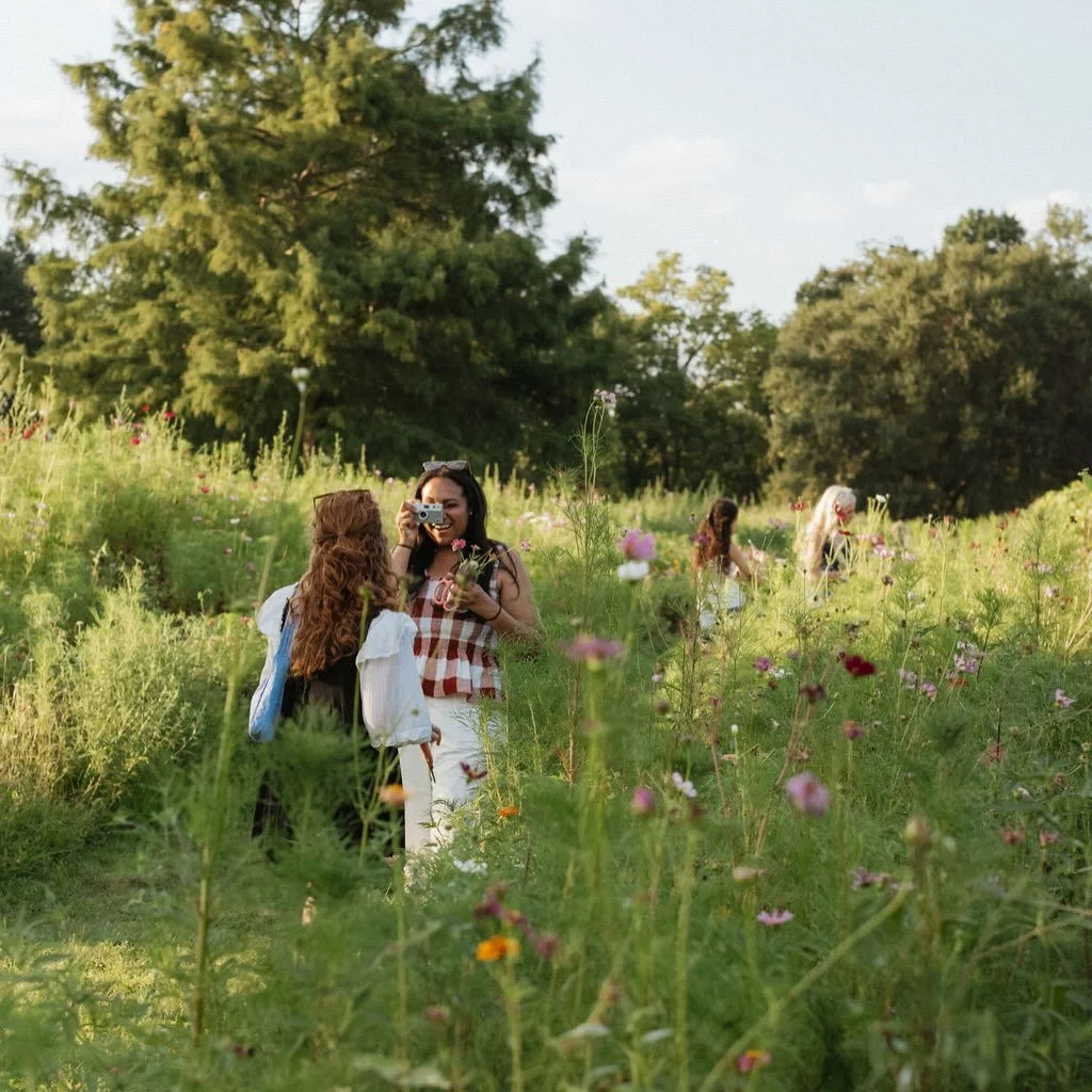 Summer scenes return this weekend with flowers, wine, wristbands and more! 🥂