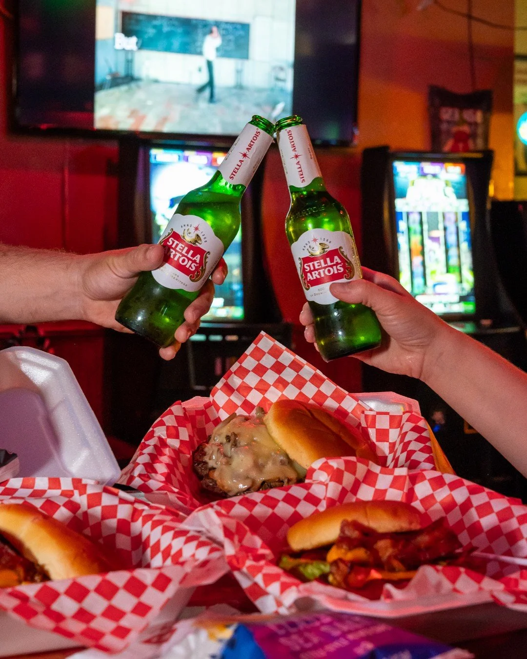 Sunday Funday just got a little crazier. 🥓🚚 The BACON ME CRAZY Food Truck is pulling up to 𝑭𝒊𝒏𝒏𝒆𝒈𝒂𝒏&rsquo;𝒔 this Sunday, serving up the goods while we&rsquo;ve got NFL on the big screens + all-day Happy Hour. 🍻

Football, bacon, and beers