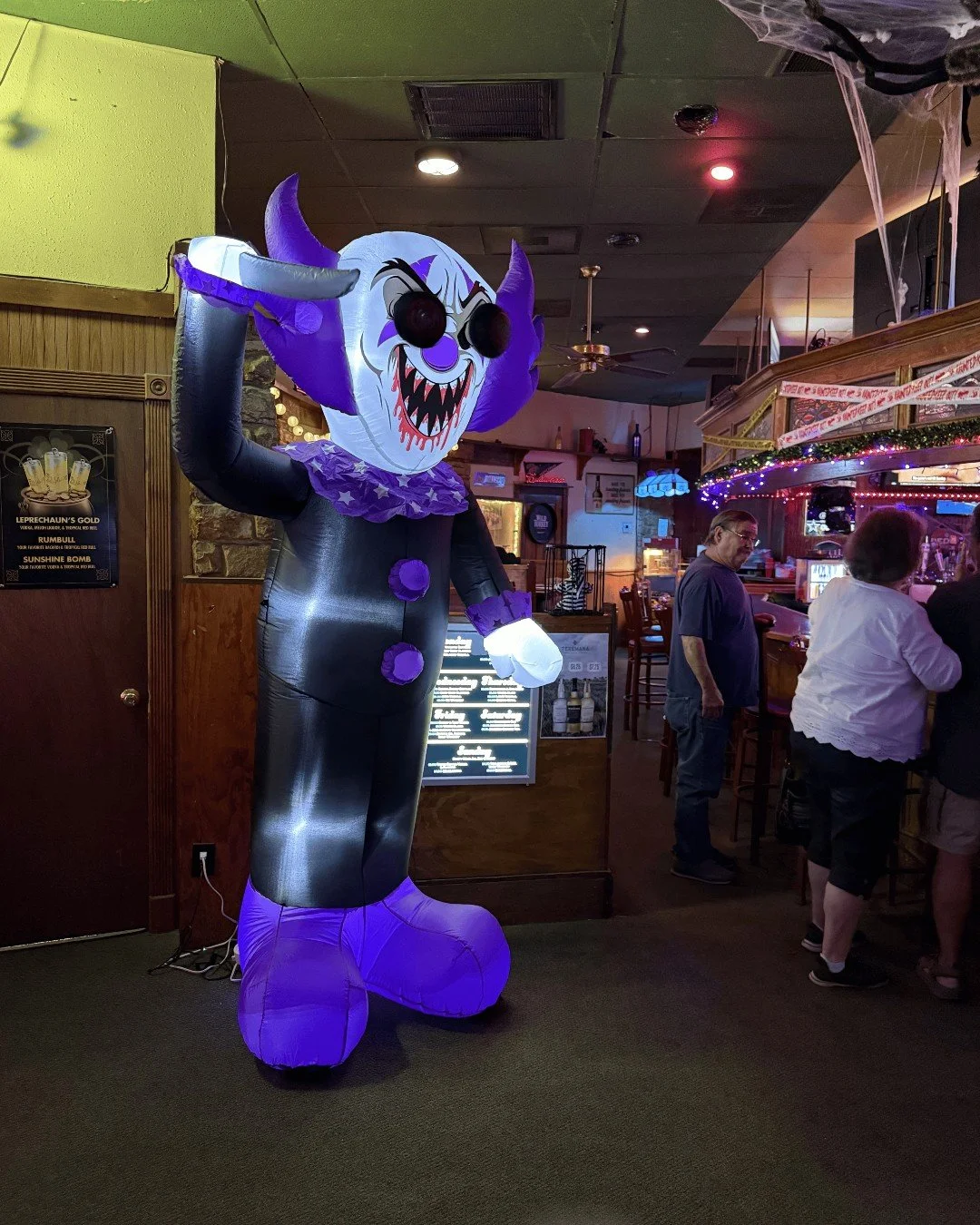 🎃 𝑻𝑶𝑵𝑰𝑮𝑯𝑻 &mdash; the haunt begins.
It&rsquo;s 𝑺𝑷𝑶𝑶𝑲𝑺 &amp; 𝑺𝑷𝑰𝑹𝑰𝑻𝑺: The Halloween Party That Never Dies 👻

🕸️ Oct 31 &ndash; PART I
&bull; Free Food
&bull; Scavenger Hunt (7&ndash;8:30 PM) &ndash; Win Bar Bucks
&bull; DJ Obliv