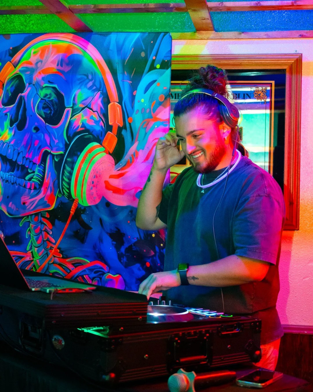 🍹 𝑺𝒑𝒊𝒓𝒊𝒕𝒔 &amp; 𝑺𝒑𝒊𝒏𝒔 🎧
Friday nights at Finnegan&rsquo;s are where the beats drop &amp; the drinks don&rsquo;t stop. 🕺💃

🎶 DJ Oblivion spinning 10PM&ndash;2AM
🍻 Good vibes and cold drinks.