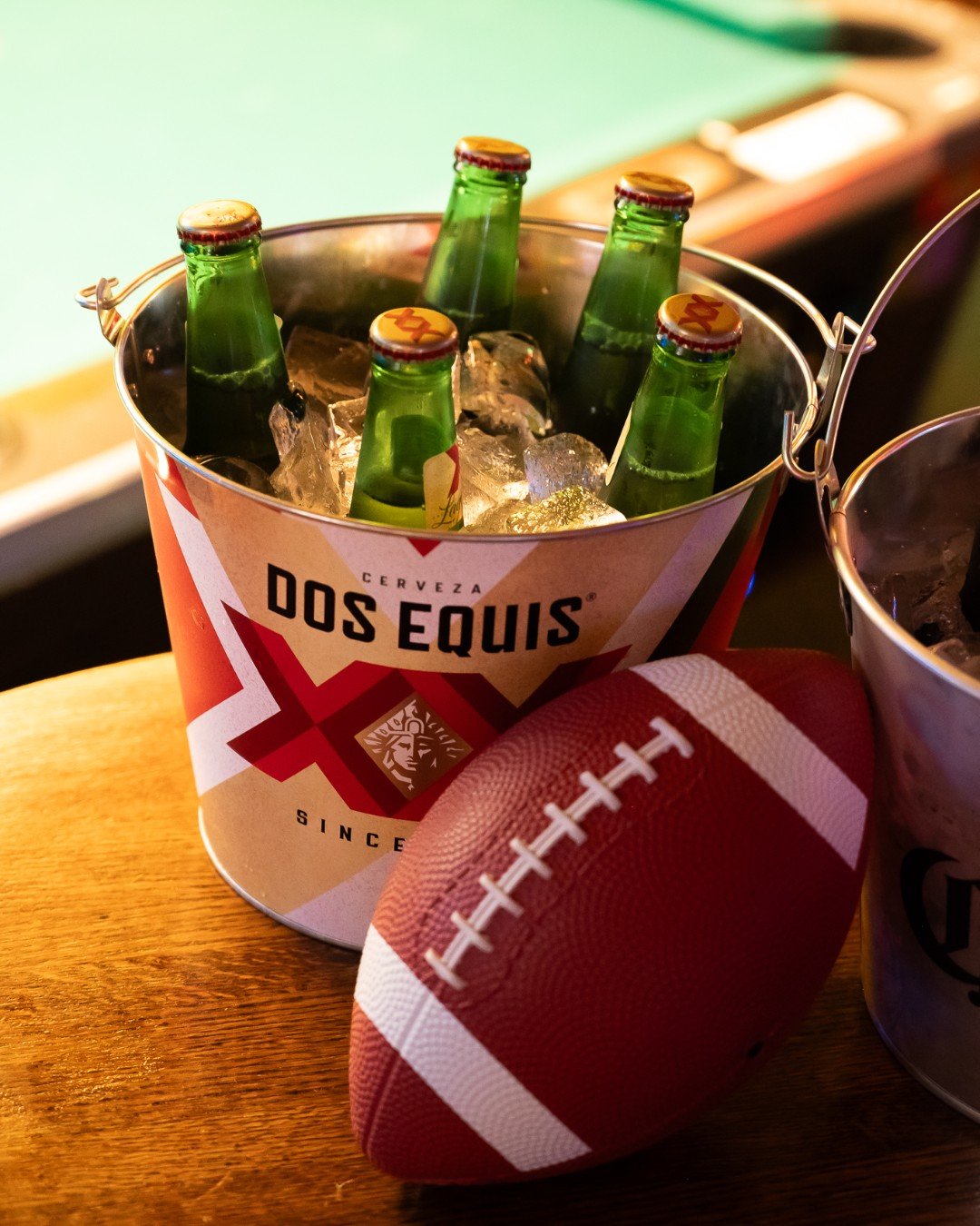 Football mode: ACTIVATED. 🏈🚀
Buckets iced up, screens lit, punch cards filling up.
𝑪𝒐𝒘𝒃𝒐𝒚𝒔 𝒗𝒔. 𝑳𝒊𝒐𝒏𝒔 on the TVs tonight!

Bring the energy, 𝕱𝖎𝖓𝖓𝖊𝖌𝖆𝖓'𝖘 brings the rest.
