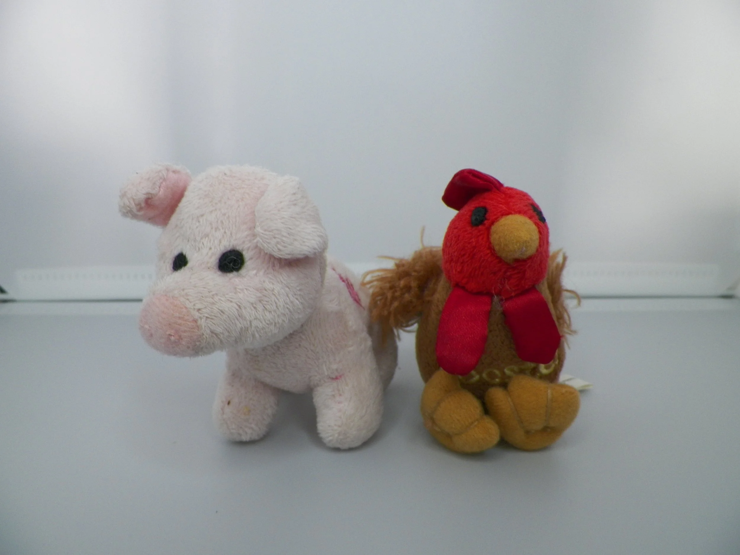 R0752 Pig and Roaster plush.JPG