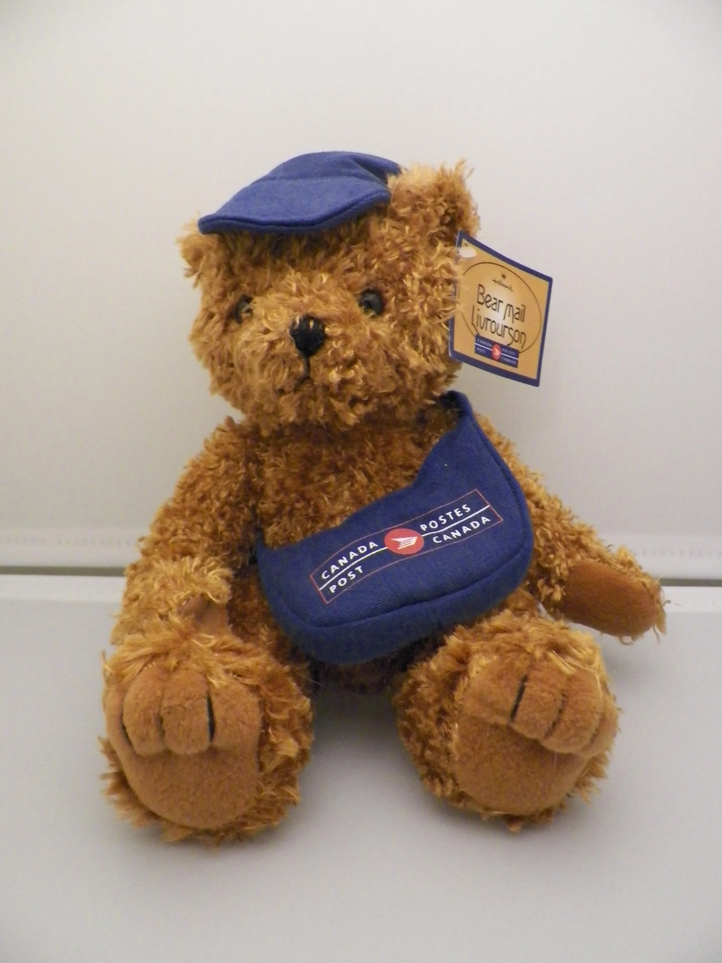 S0411 Canada Post plush new.JPG