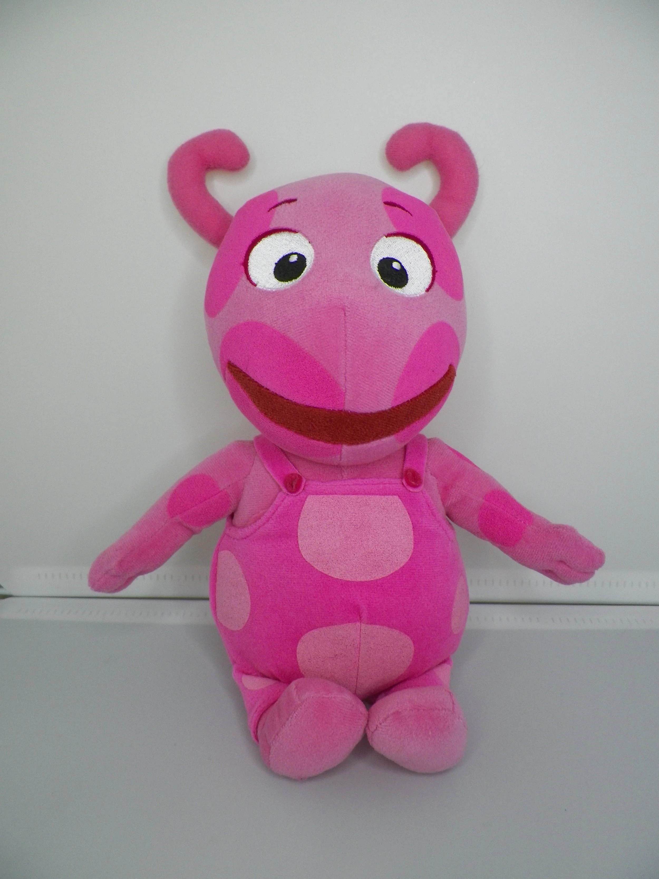 S1068 Backyardigans Plush.JPG