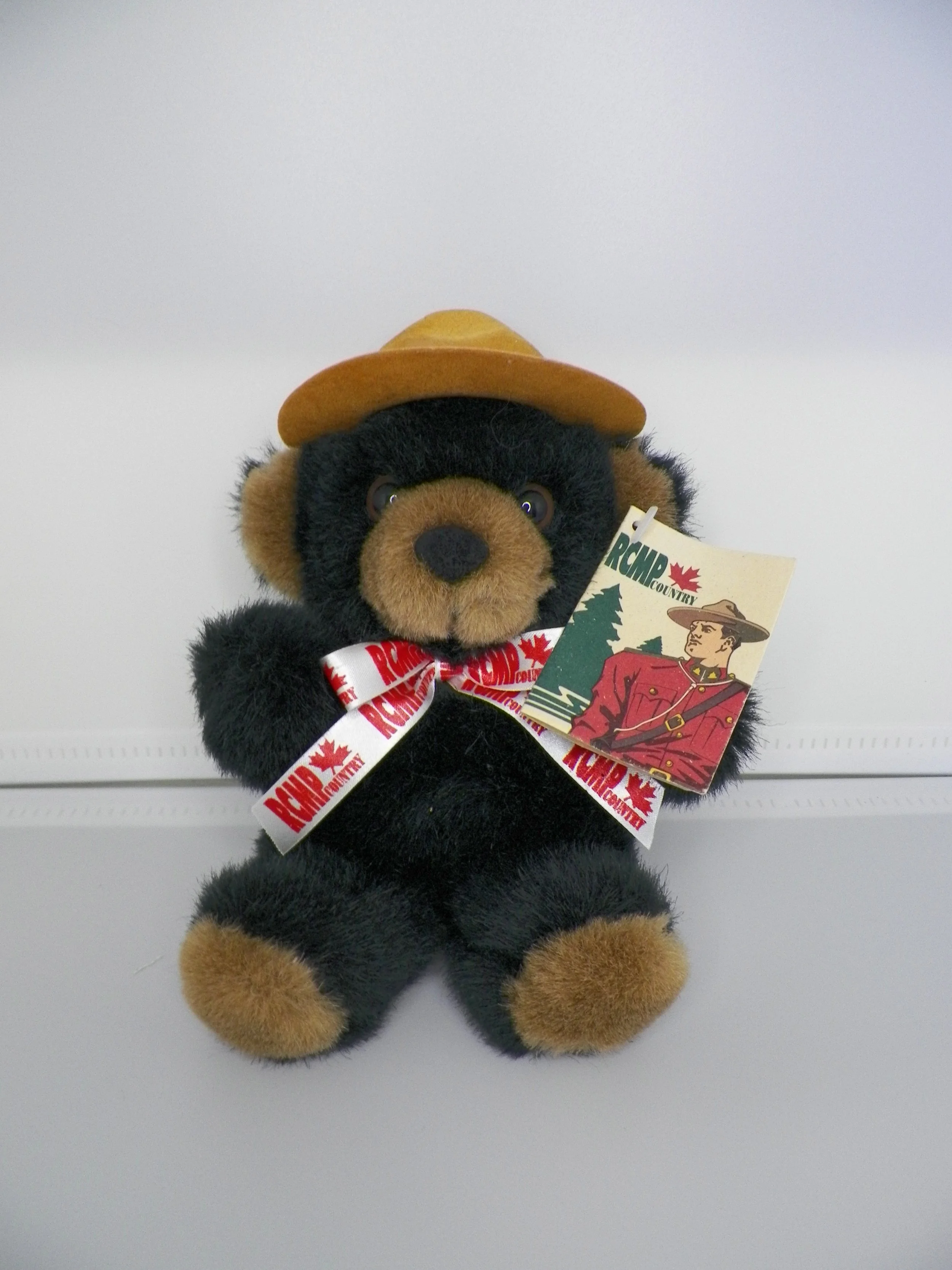 R0619 RCMP plush new.JPG
