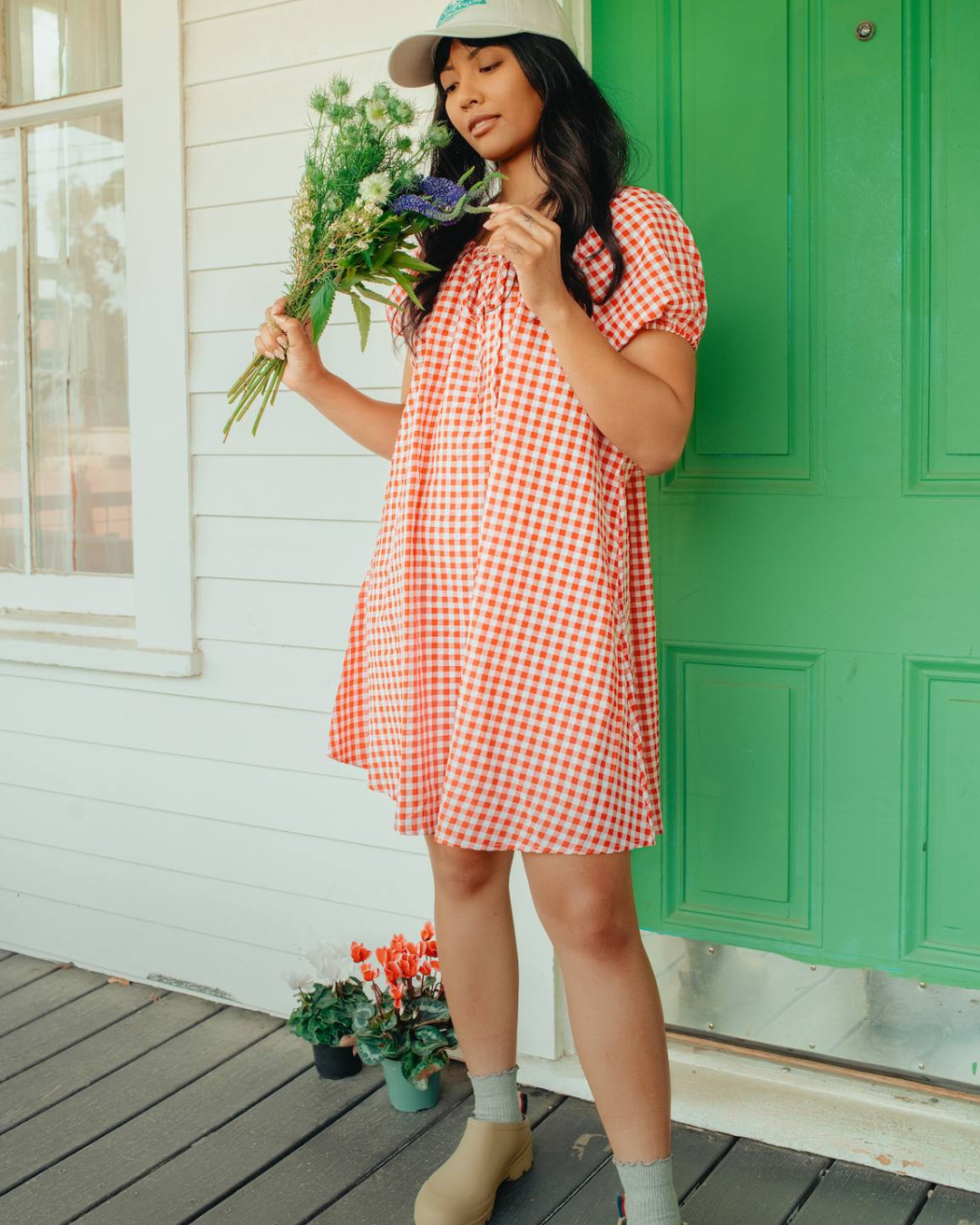 A woman wearing an inner grandma dress